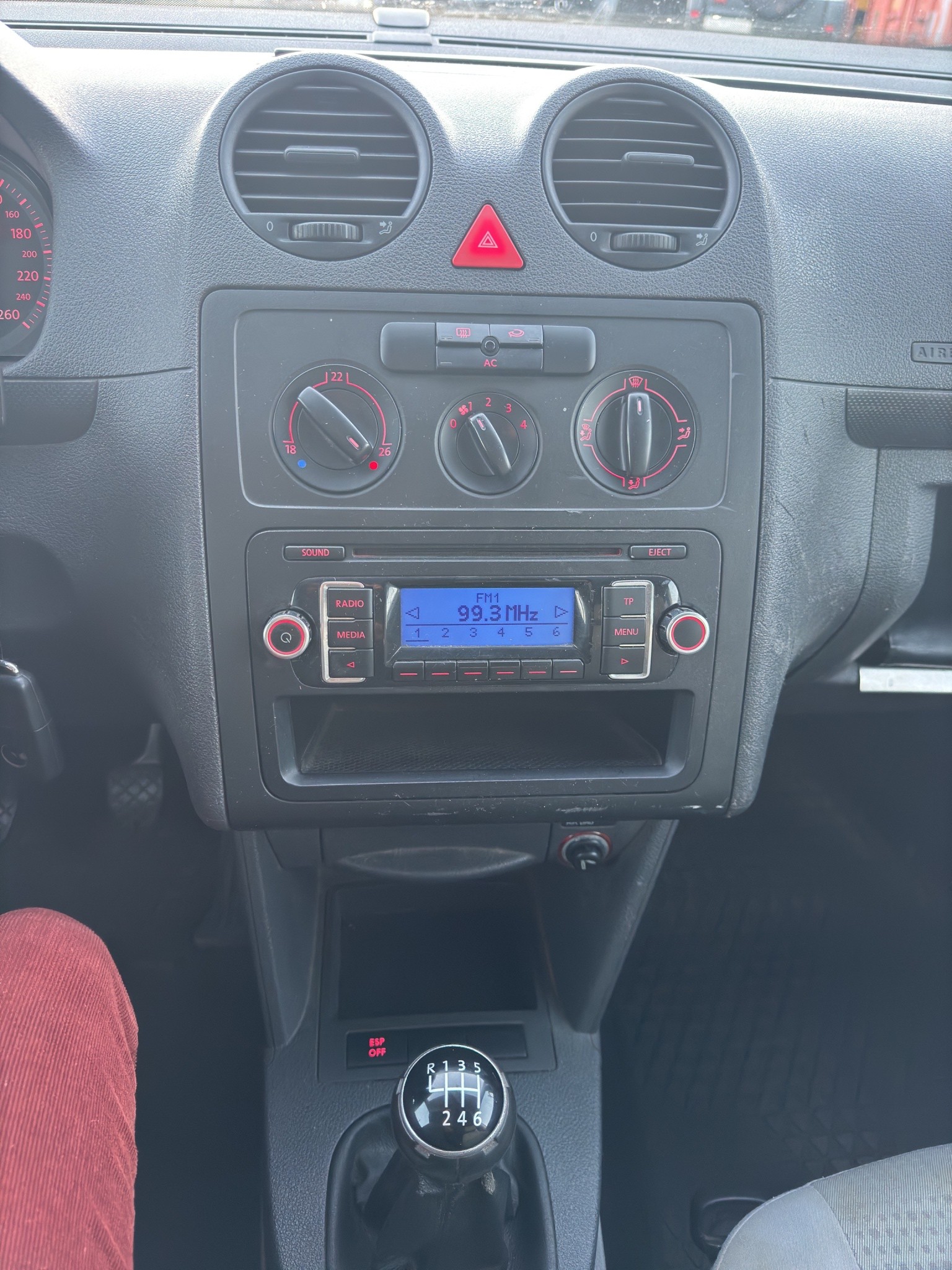 VW Caddy Maxi Life 2.0TDI 140 PS, 7 Plätze, AHK-image-20