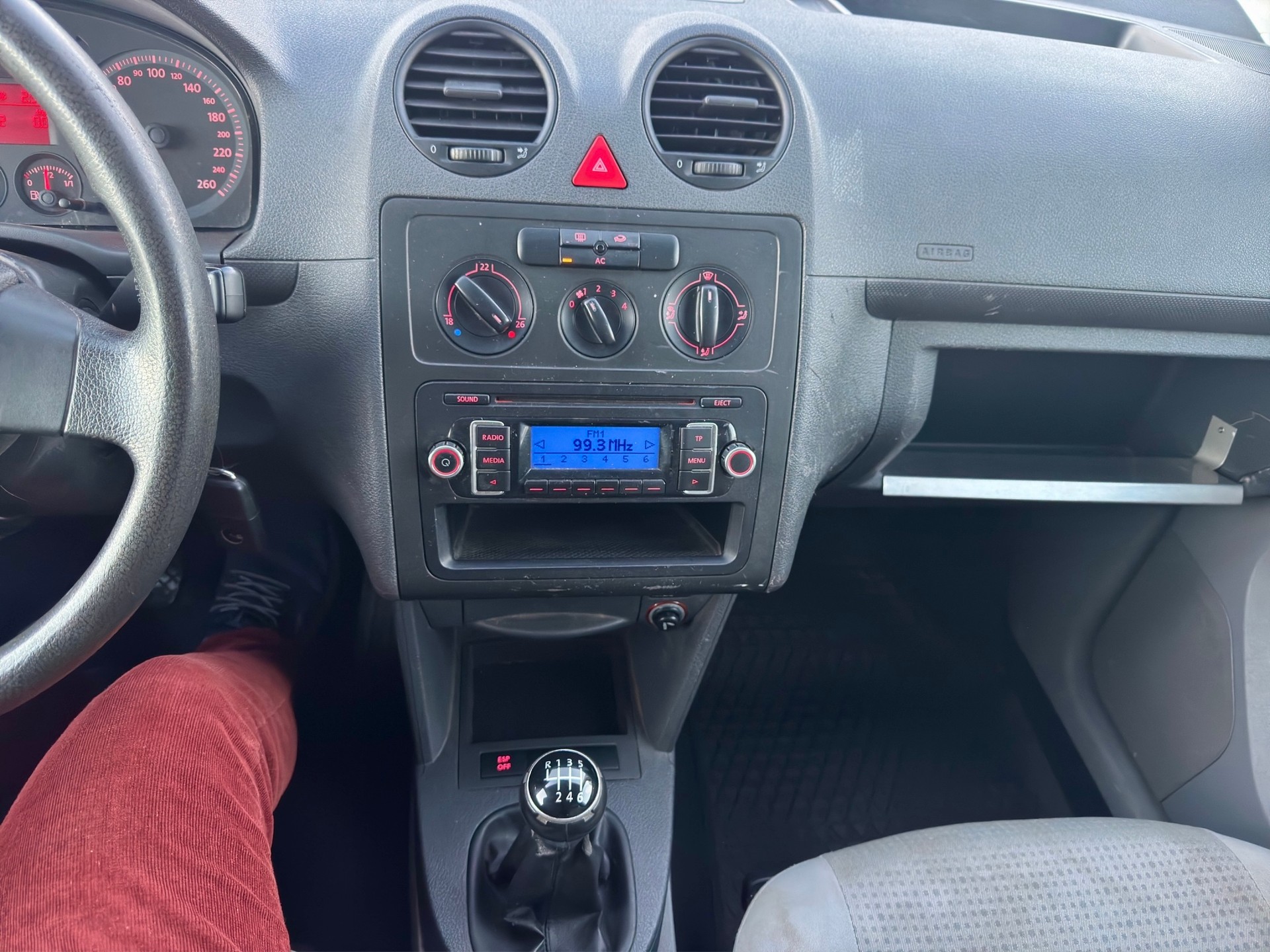 VW Caddy Maxi Life 2.0TDI 140 PS, 7 Plätze, AHK-image-18