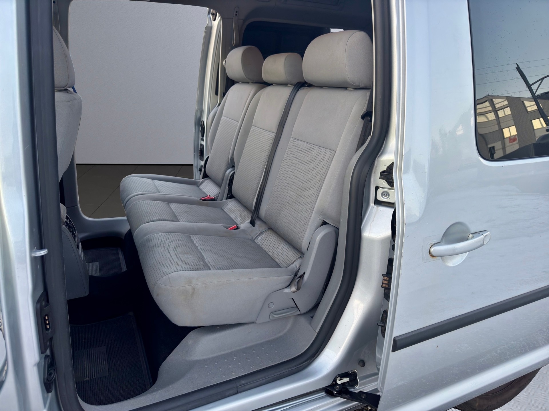 VW Caddy Maxi Life 2.0TDI 140 PS, 7 Plätze, AHK-image-11