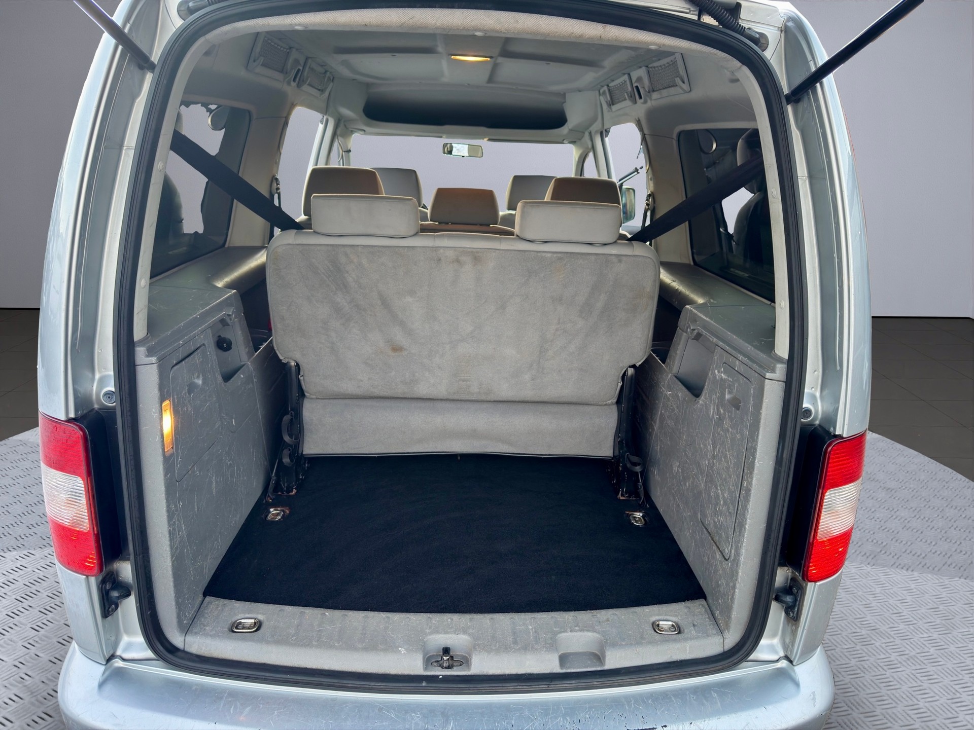 VW Caddy Maxi Life 2.0TDI 140 PS, 7 Plätze, AHK-image-8