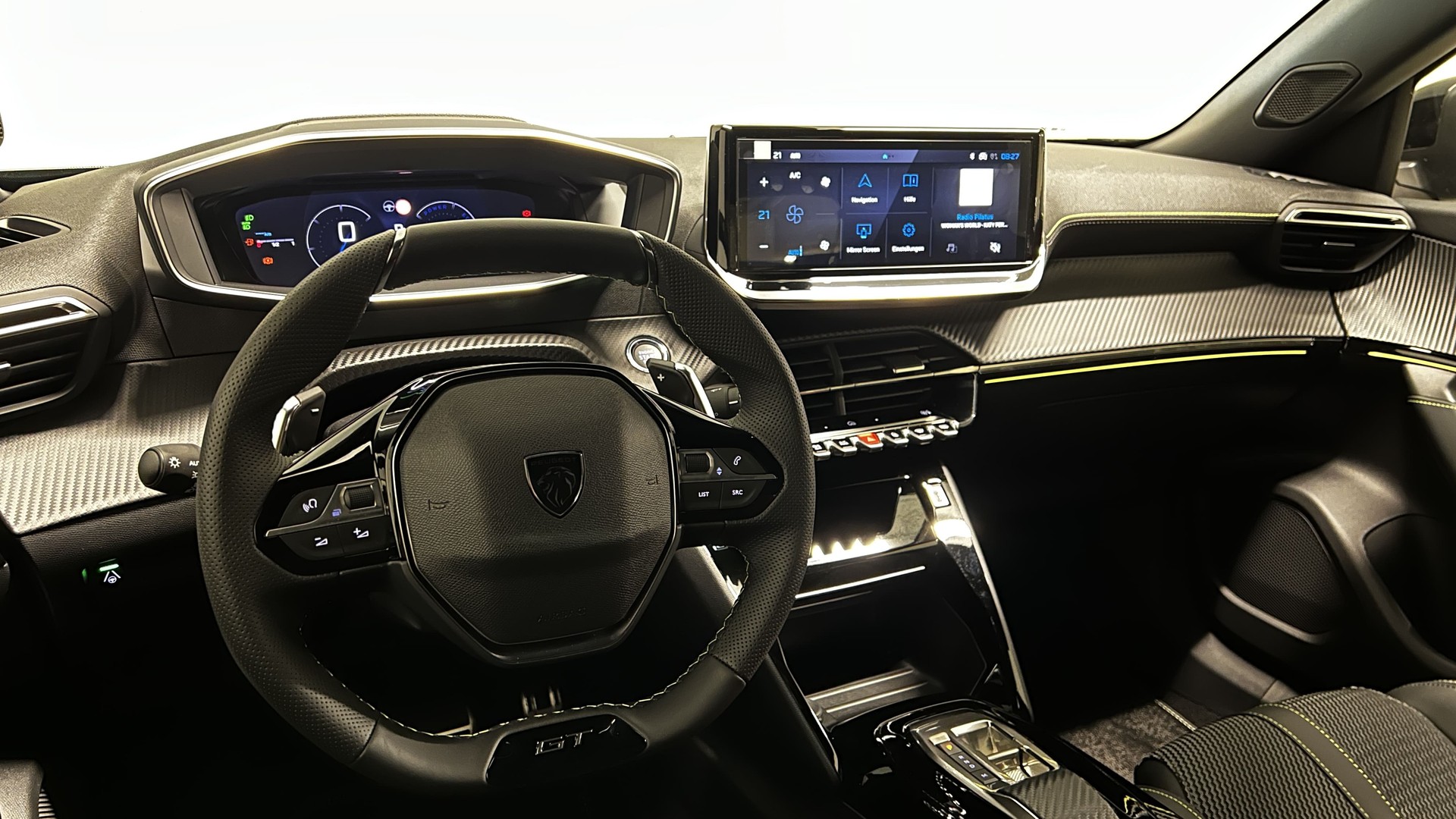 PEUGEOT 2008 1.2 Hybrid GT-image-10
