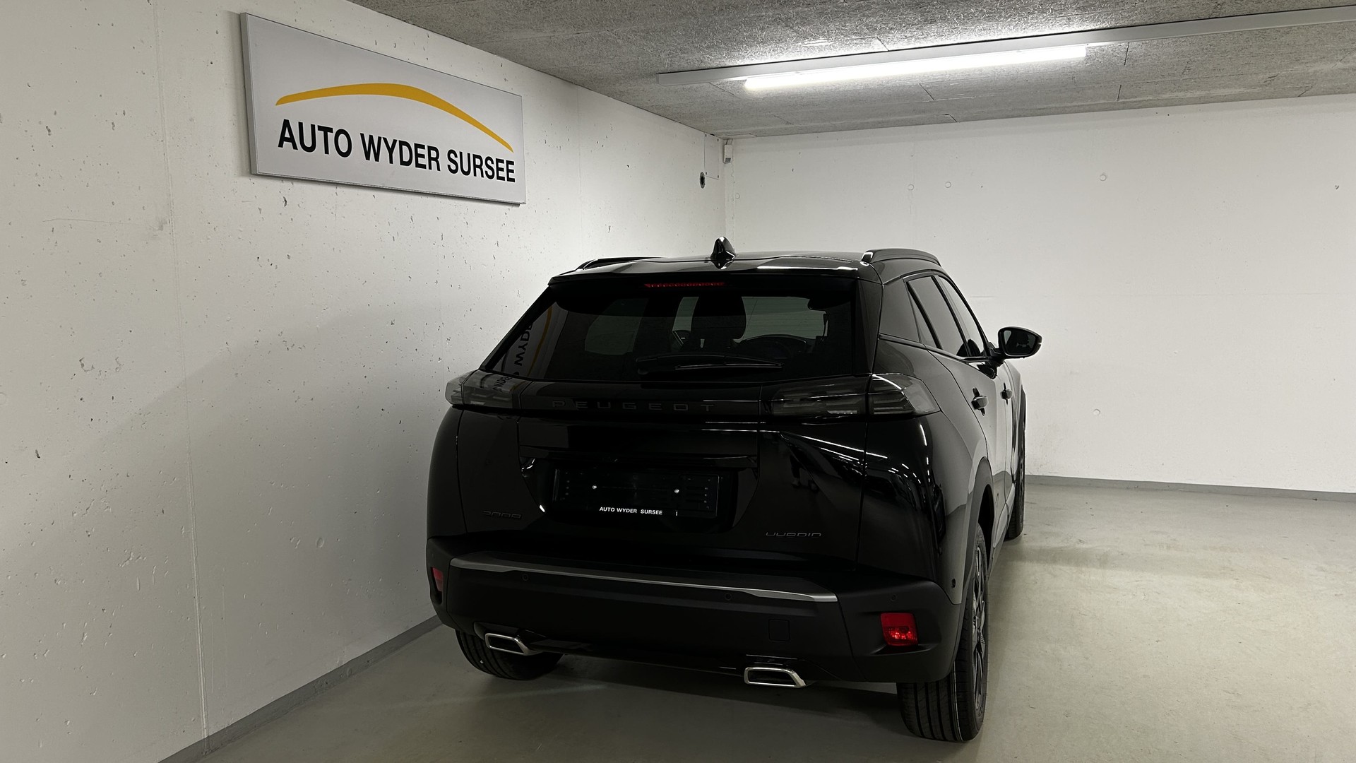 PEUGEOT 2008 1.2 Hybrid GT-image-4