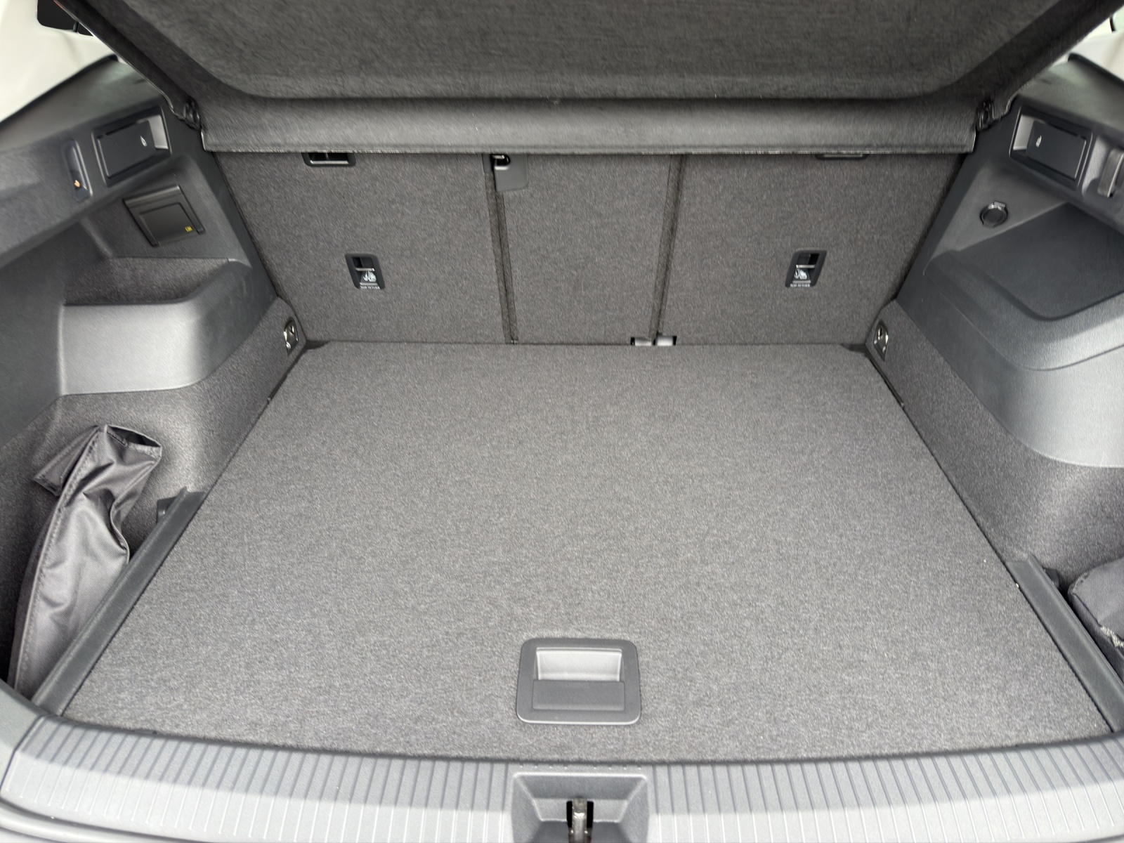 VW Tiguan 2.0 TDI SCR Elegance 4Motion DSG-image-12