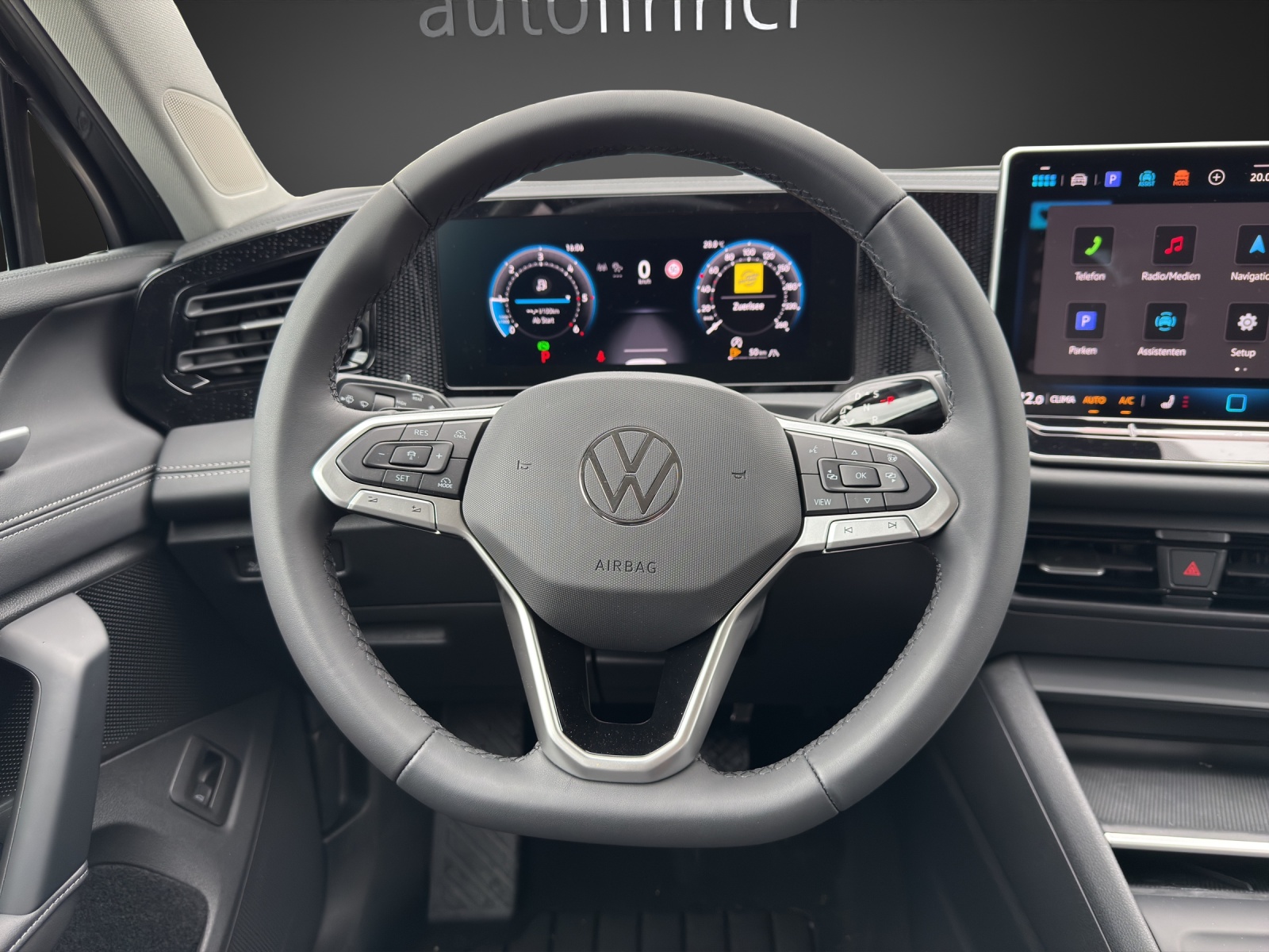VW Tiguan 2.0 TDI SCR Elegance 4Motion DSG-image-10