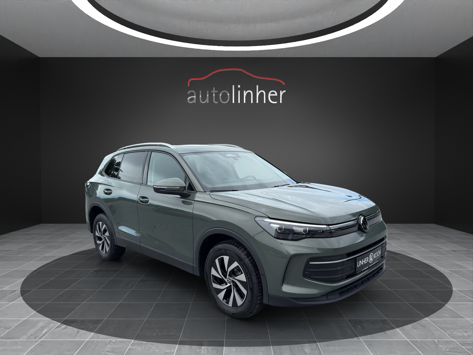 VW Tiguan 2.0 TDI SCR Elegance 4Motion DSG-image-5