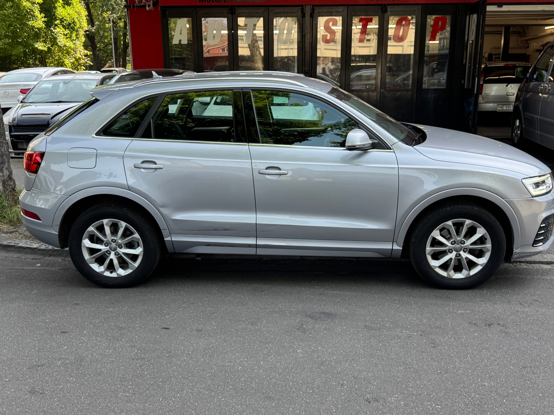 AUDI Q3 2.0 TDI design quattro S-tronic-image-6