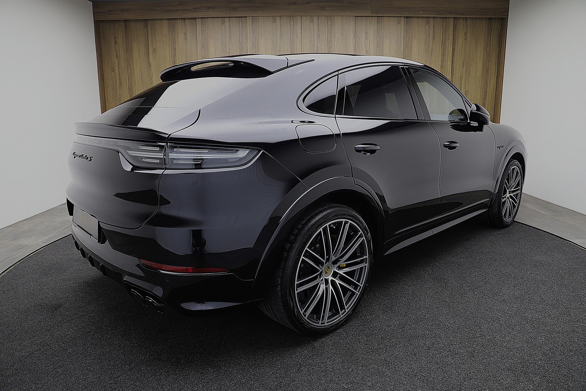 PORSCHE Cayenne Turbo Coupé S E-Hybrid Porsche approved bis 15.12.2027-image-4
