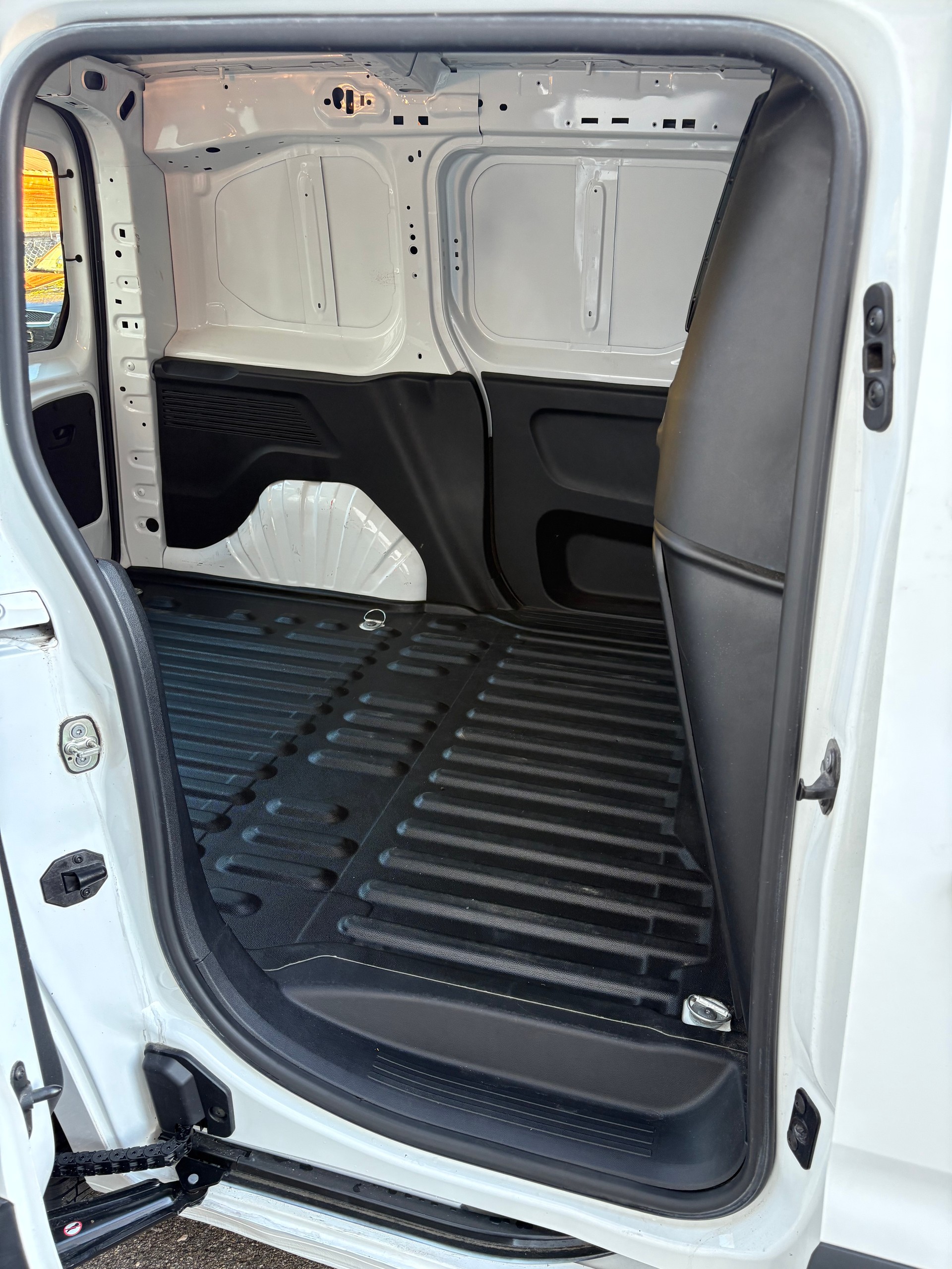 OPEL Combo 1.5 Cargo Enjoy s/s Erhöhte Nutzlast-image-6