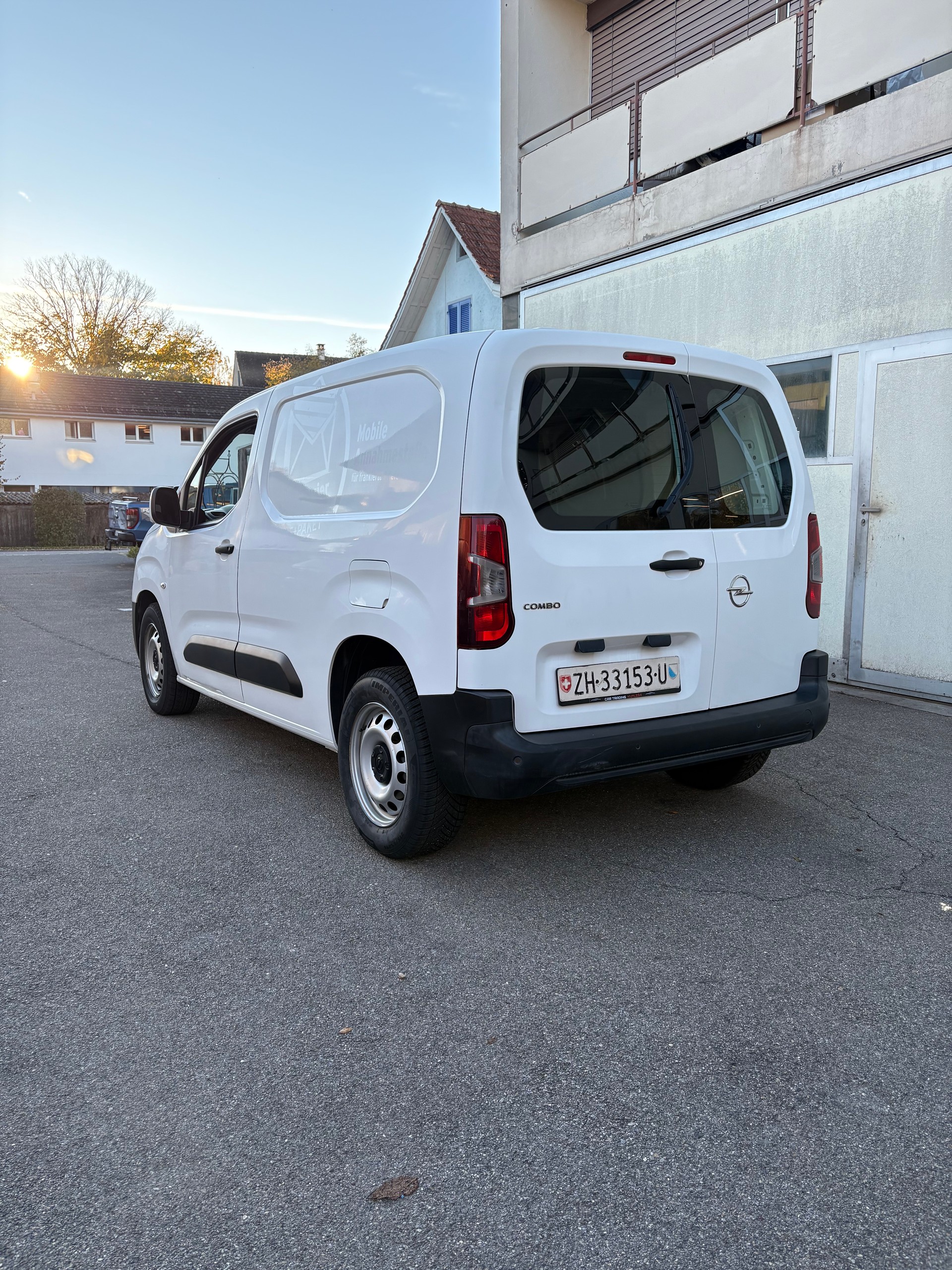 OPEL Combo 1.5 Cargo Enjoy s/s Erhöhte Nutzlast-image-3
