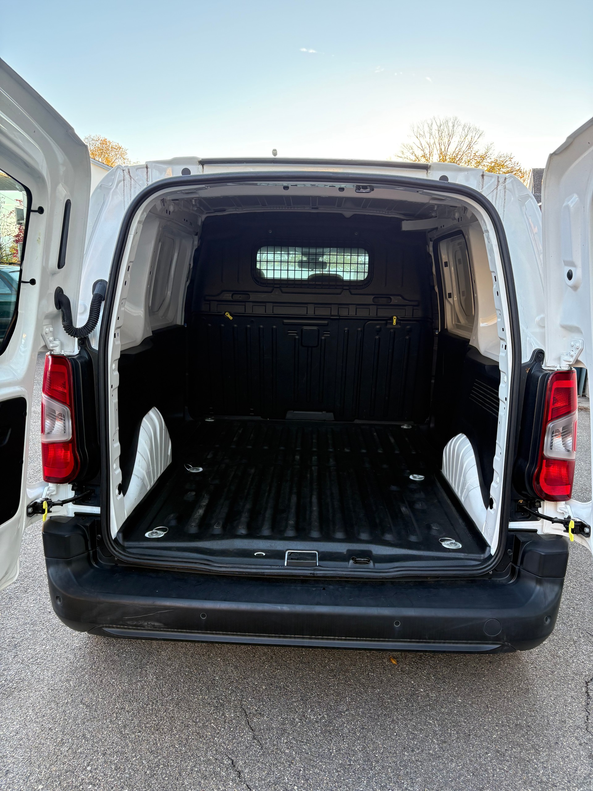 OPEL Combo 1.5 Cargo Enjoy s/s Erhöhte Nutzlast-image-5
