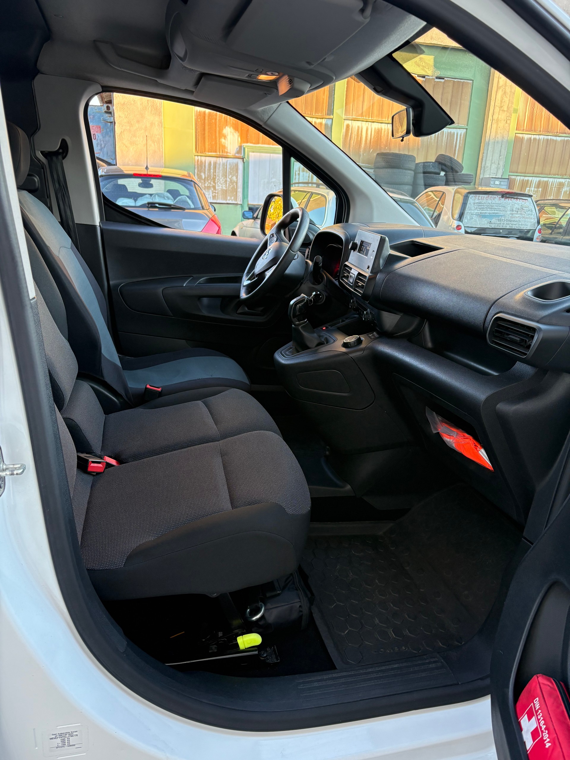 OPEL Combo 1.5 Cargo Enjoy s/s Erhöhte Nutzlast-image-8