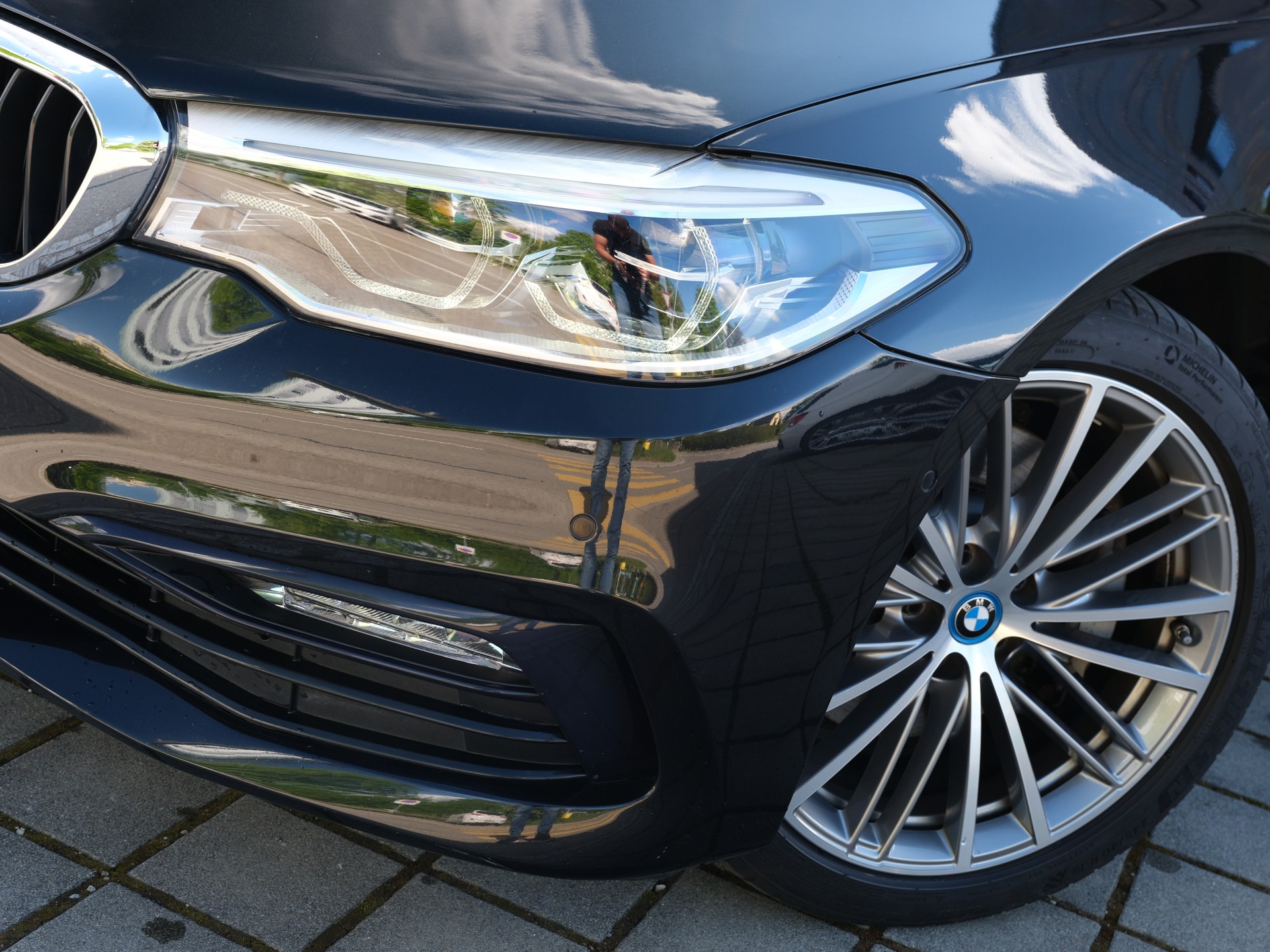 BMW 530e iPerformance Luxury Line Steptronic-image-2
