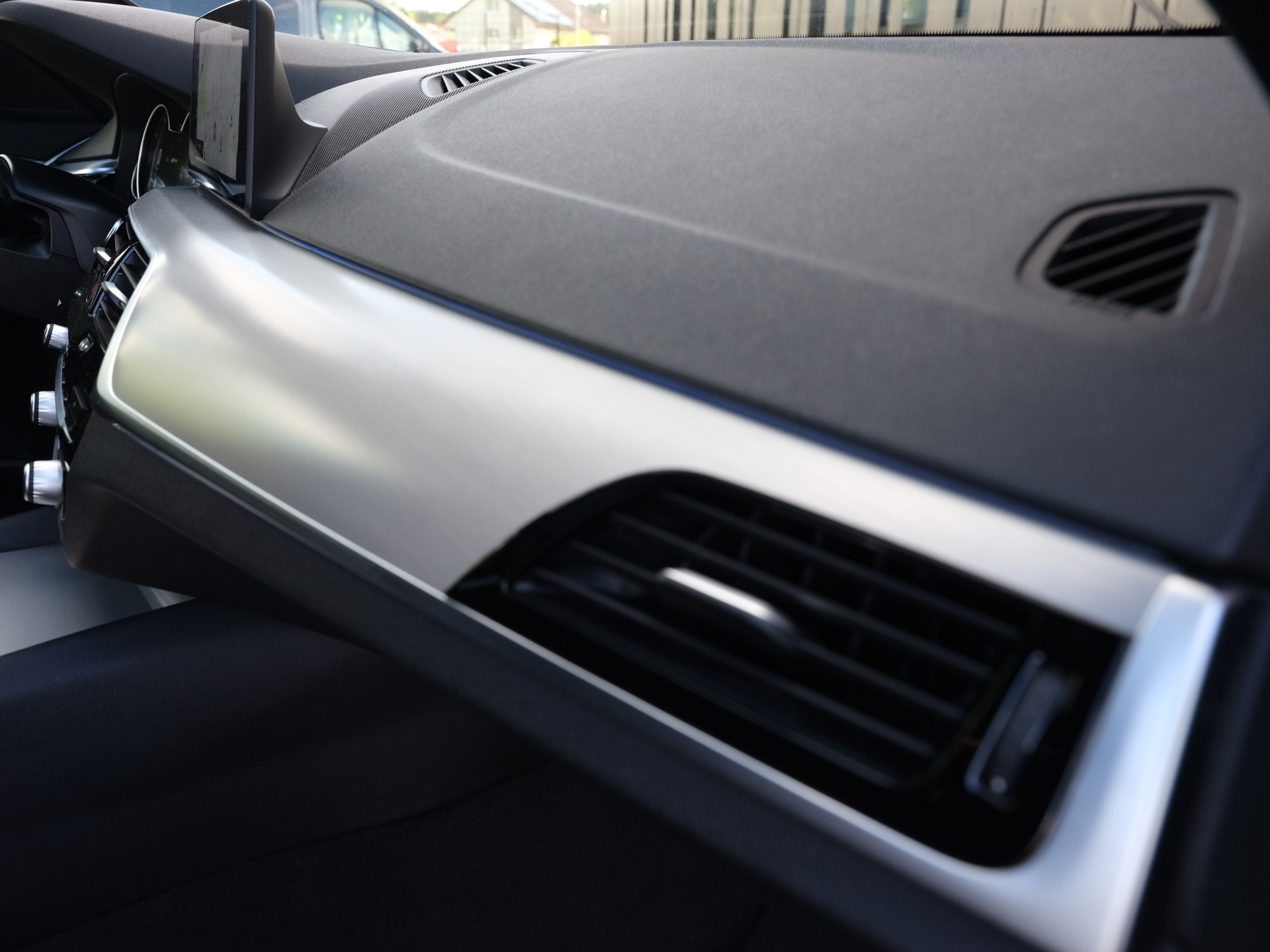 BMW 530e iPerformance Luxury Line Steptronic-image-25