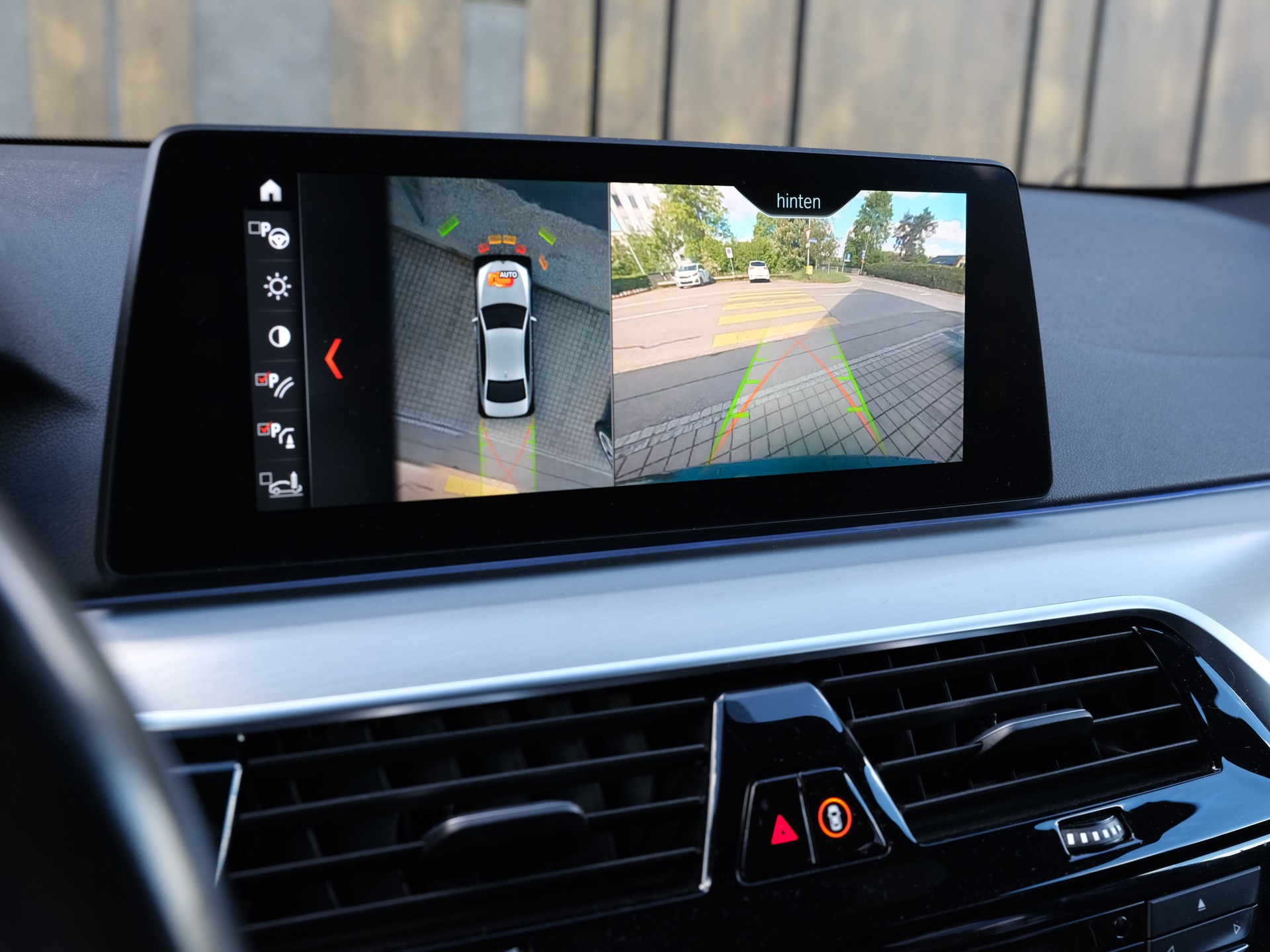 BMW 530e iPerformance Luxury Line Steptronic-image-18