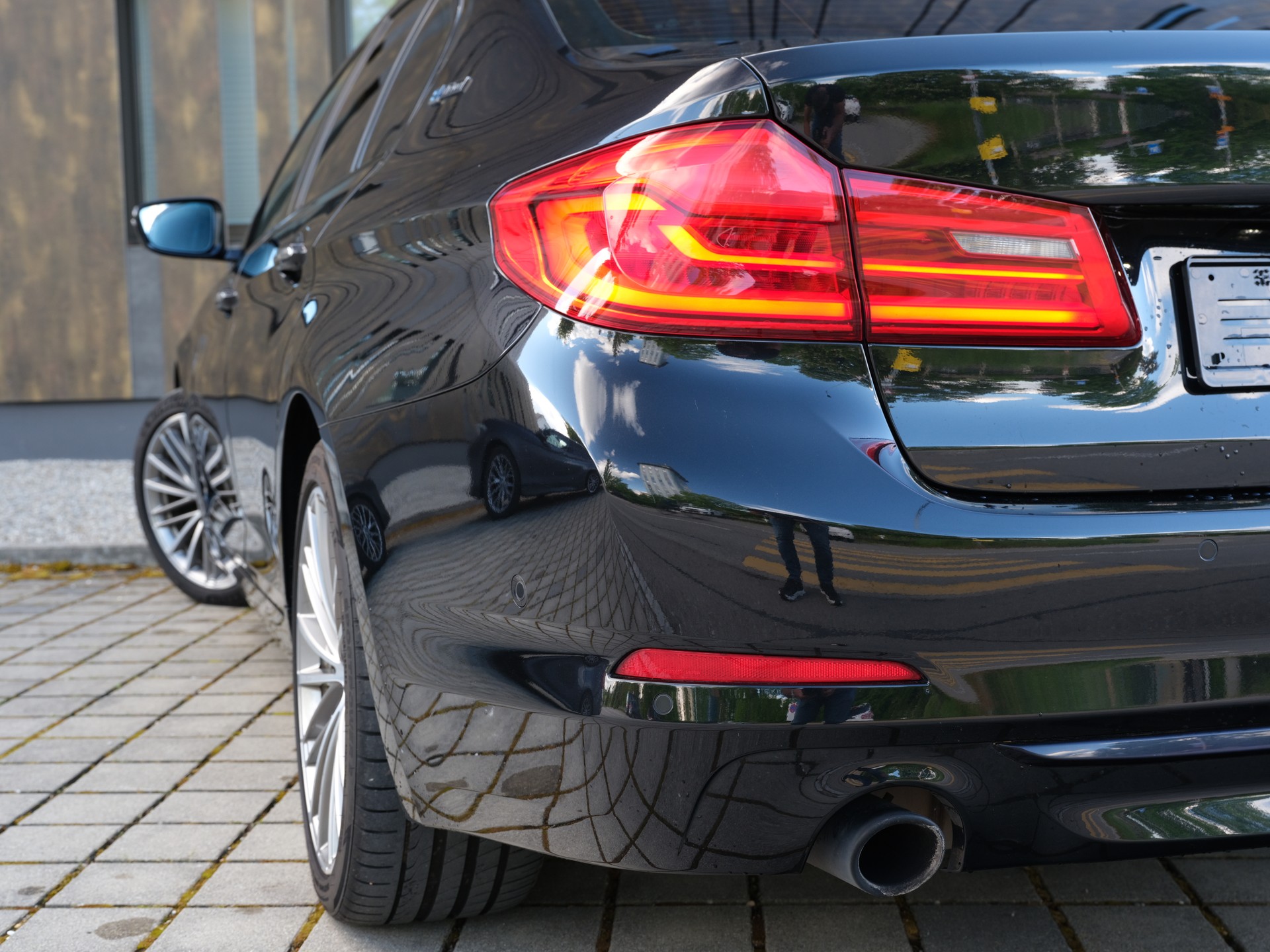 BMW 530e iPerformance Luxury Line Steptronic-image-9