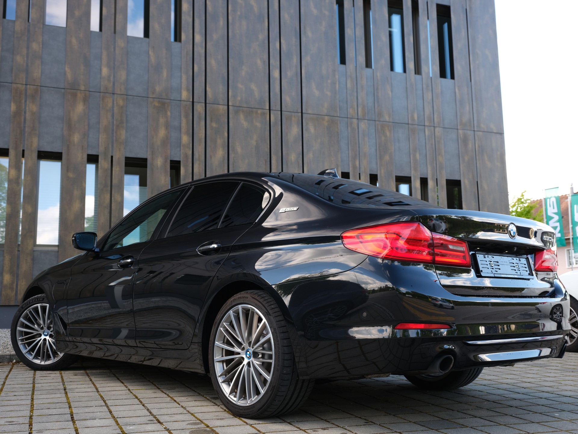 BMW 530e iPerformance Luxury Line Steptronic-image-6