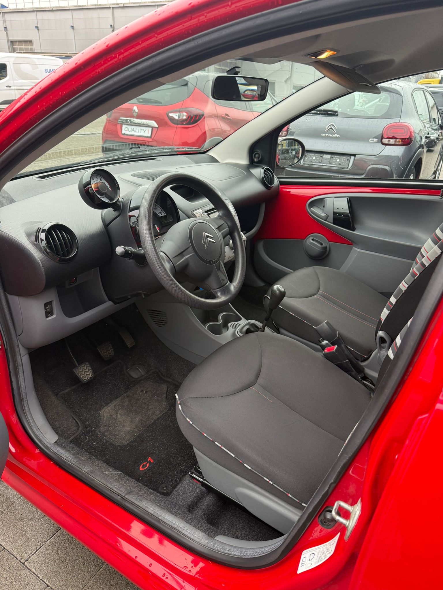 CITROEN C1 1.0i Chic-image-14