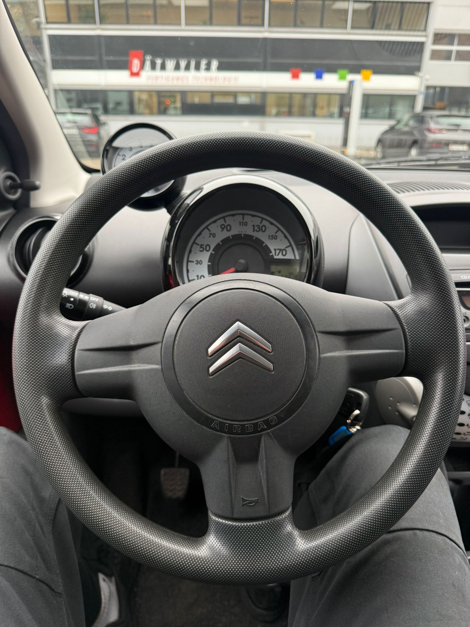 CITROEN C1 1.0i Chic-image-24