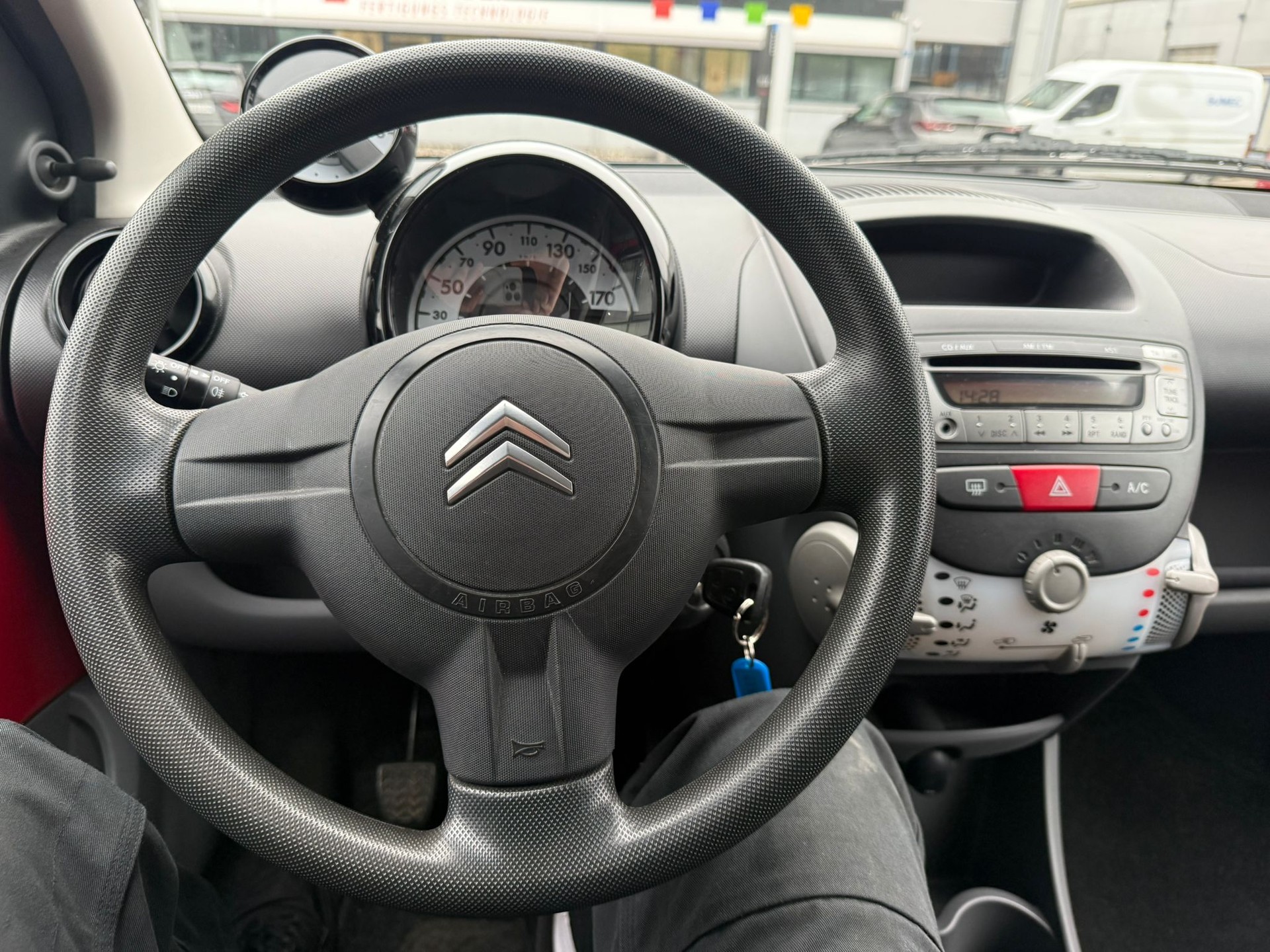 CITROEN C1 1.0i Chic-image-10