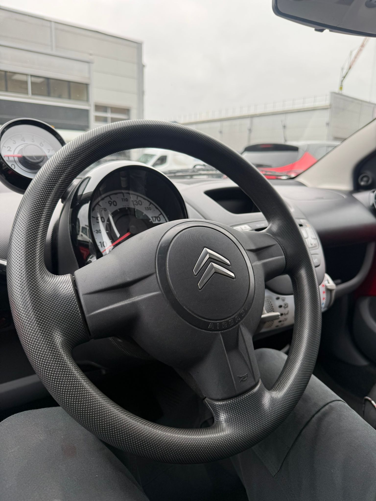 CITROEN C1 1.0i Chic-image-21