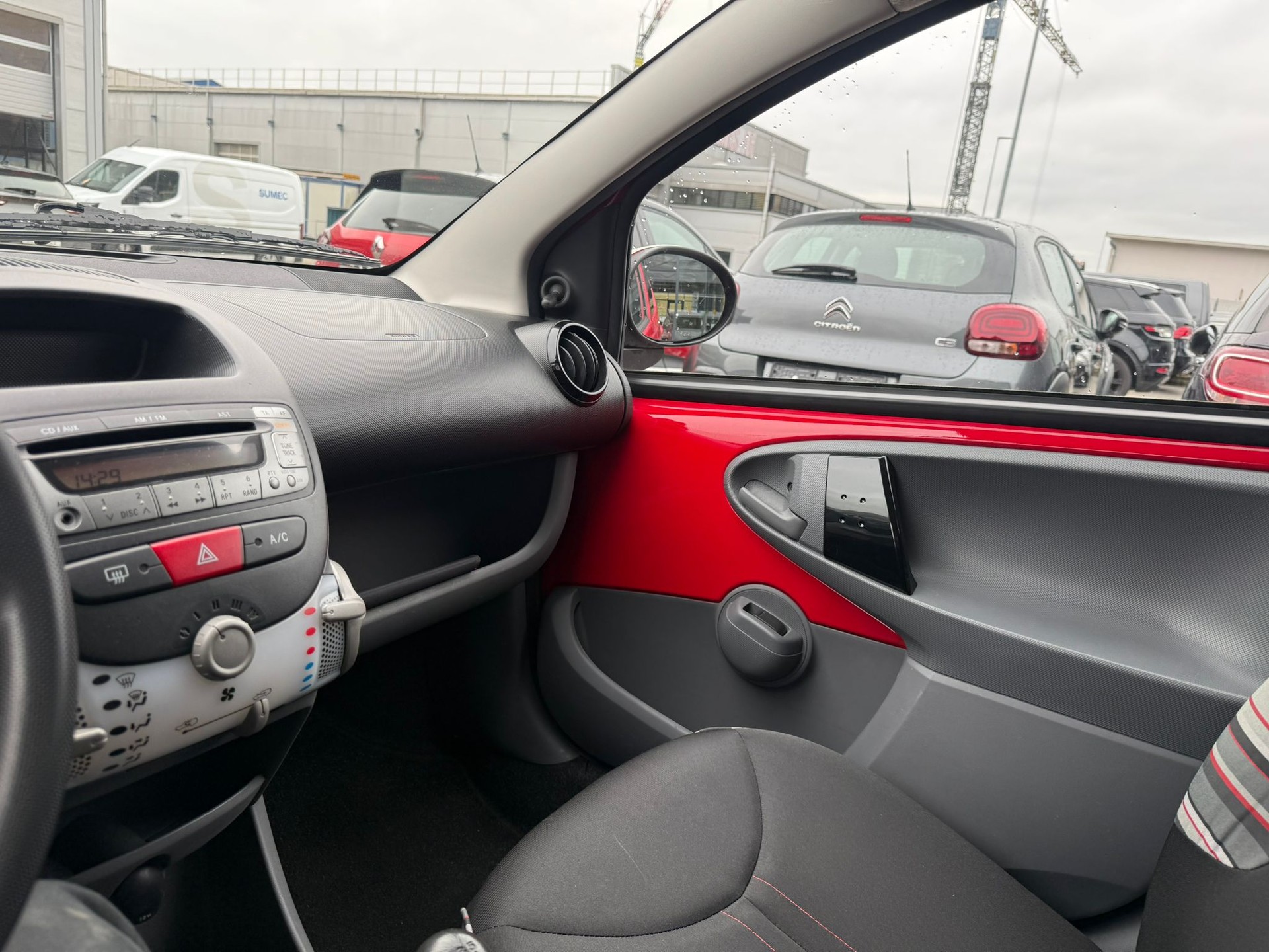 CITROEN C1 1.0i Chic-image-12