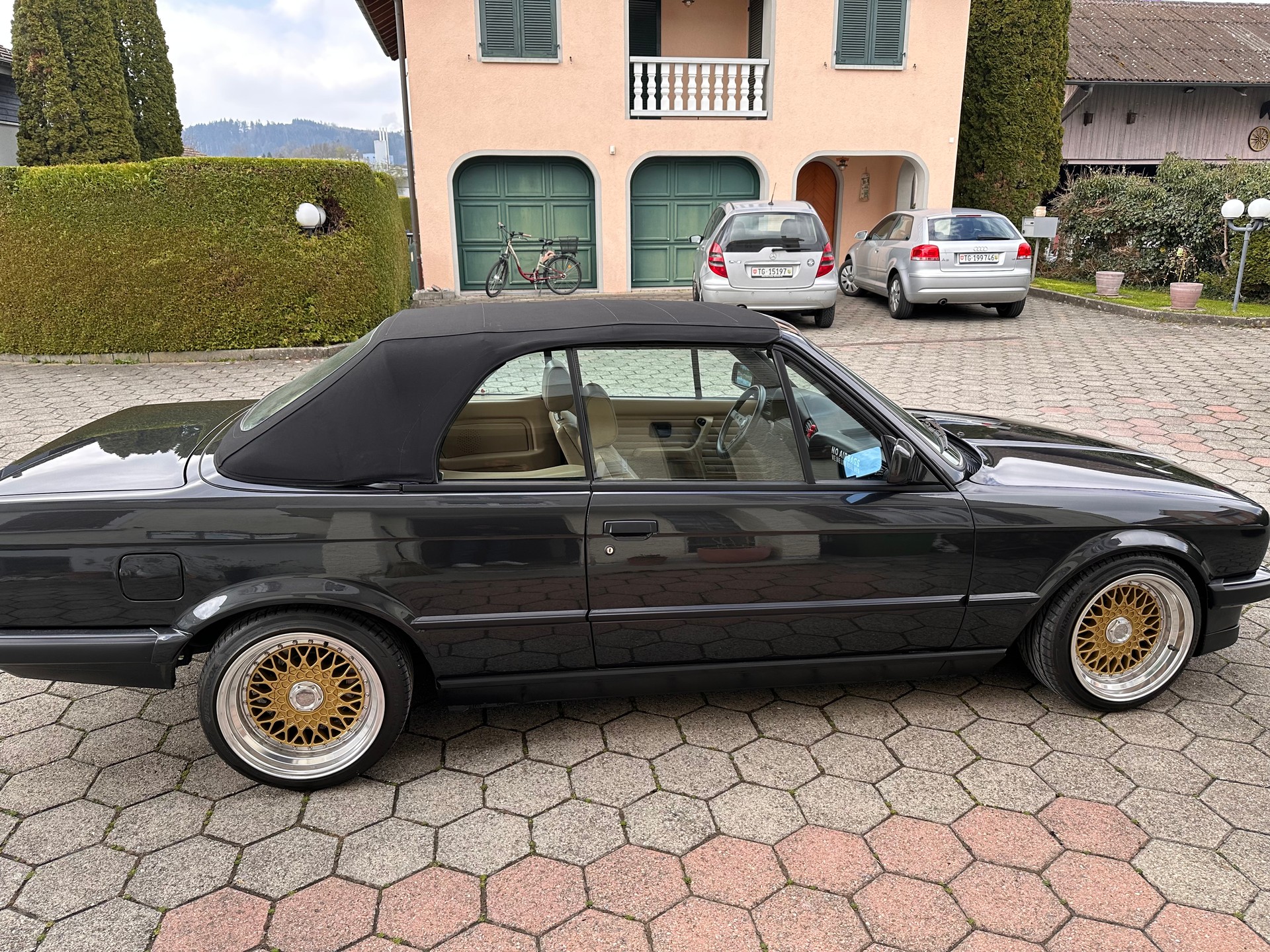 BMW 325i Cabrio-image-14