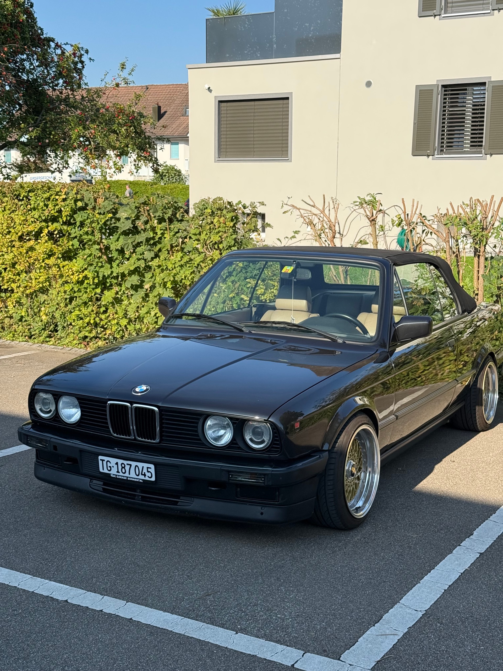 BMW 325i Cabrio-image-7