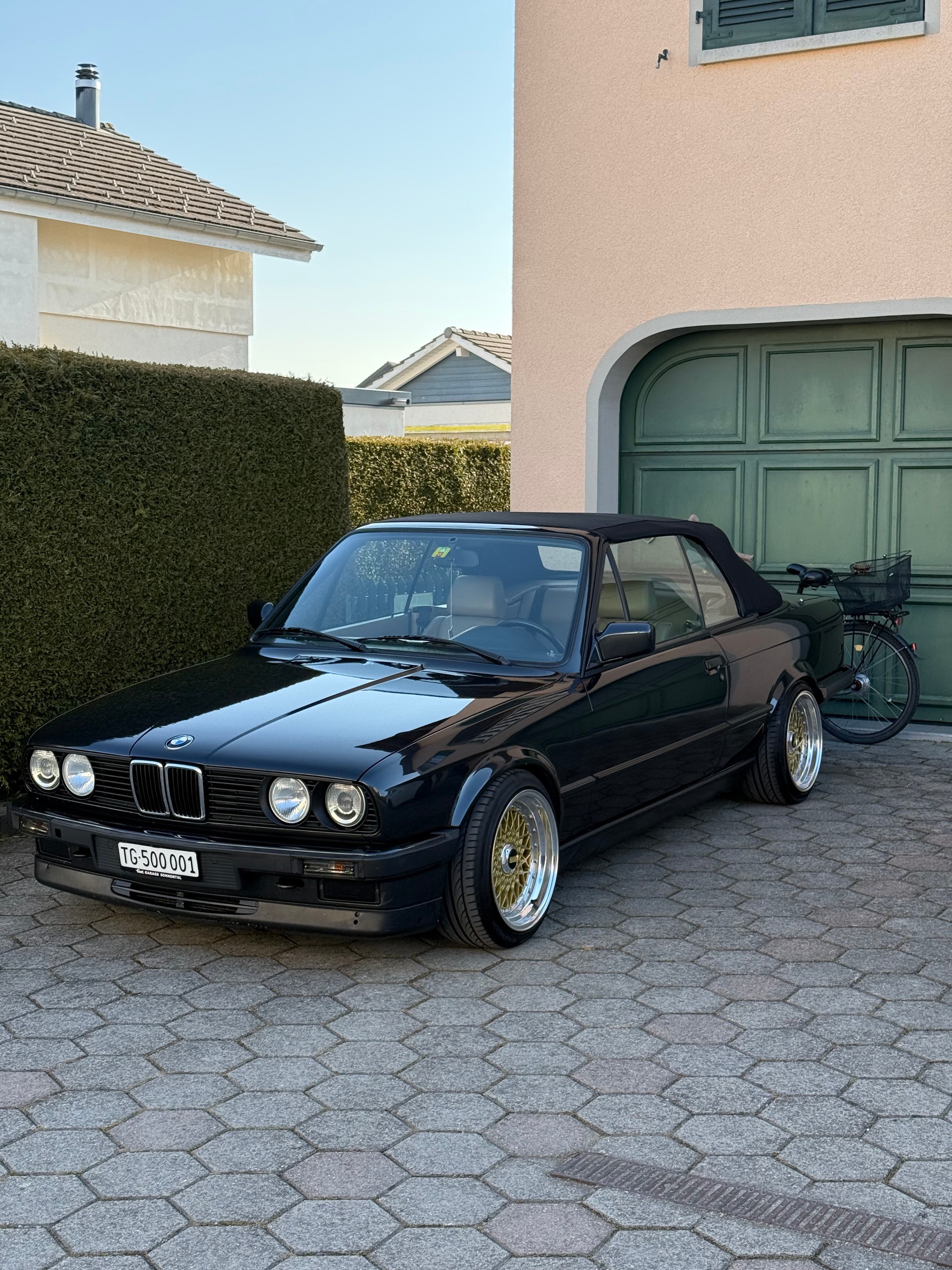 BMW 325i Cabrio-image-0