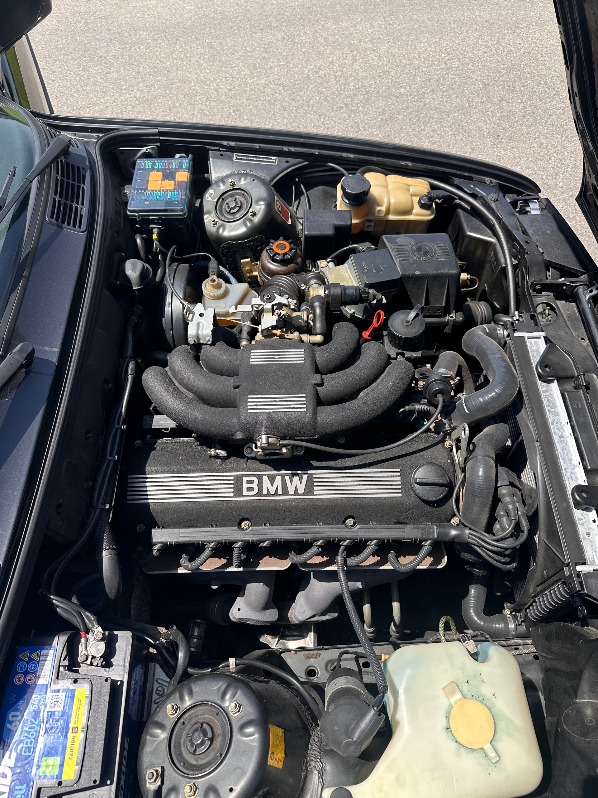 BMW 325i Cabrio-image-9
