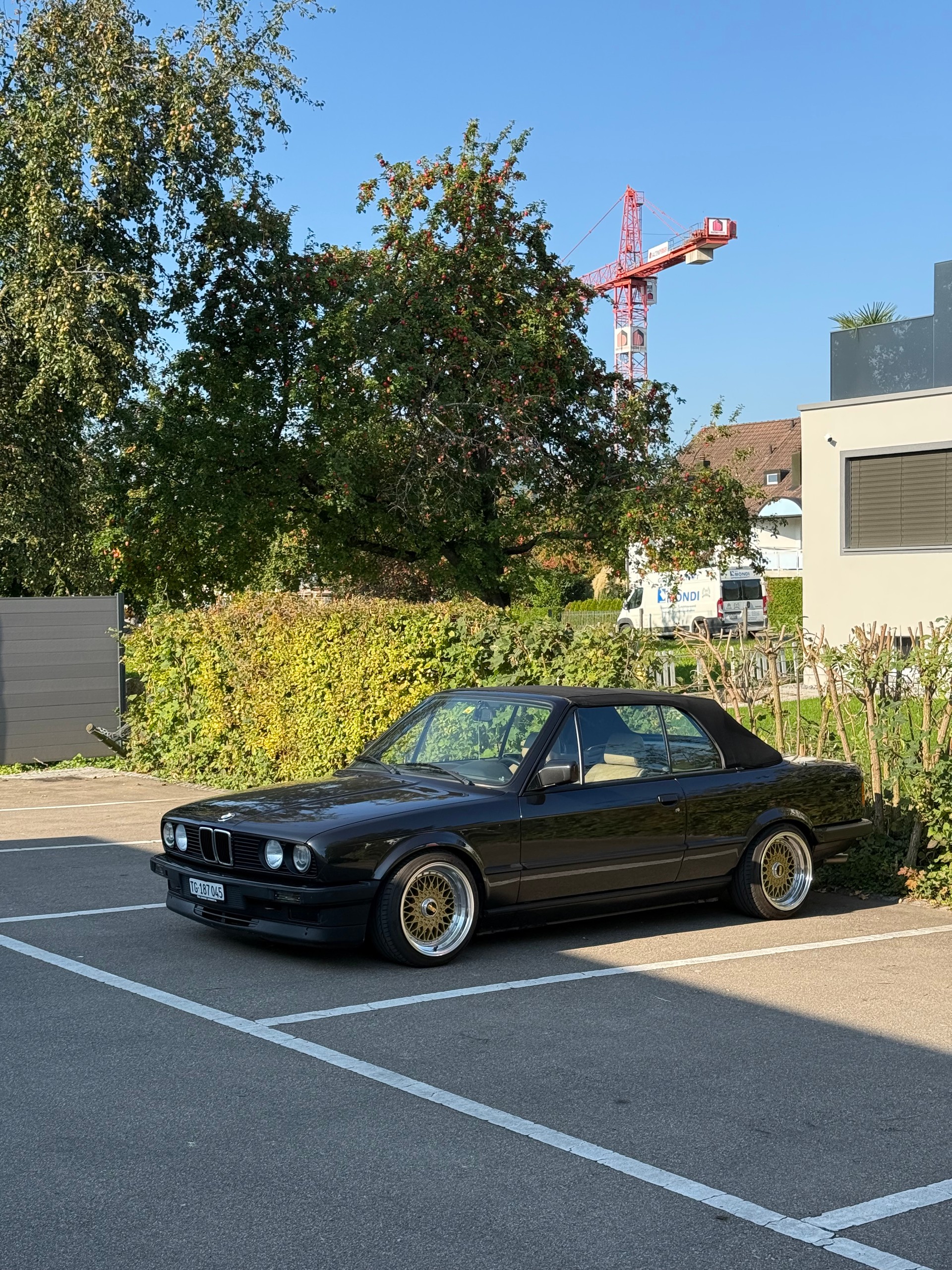BMW 325i Cabrio-image-6