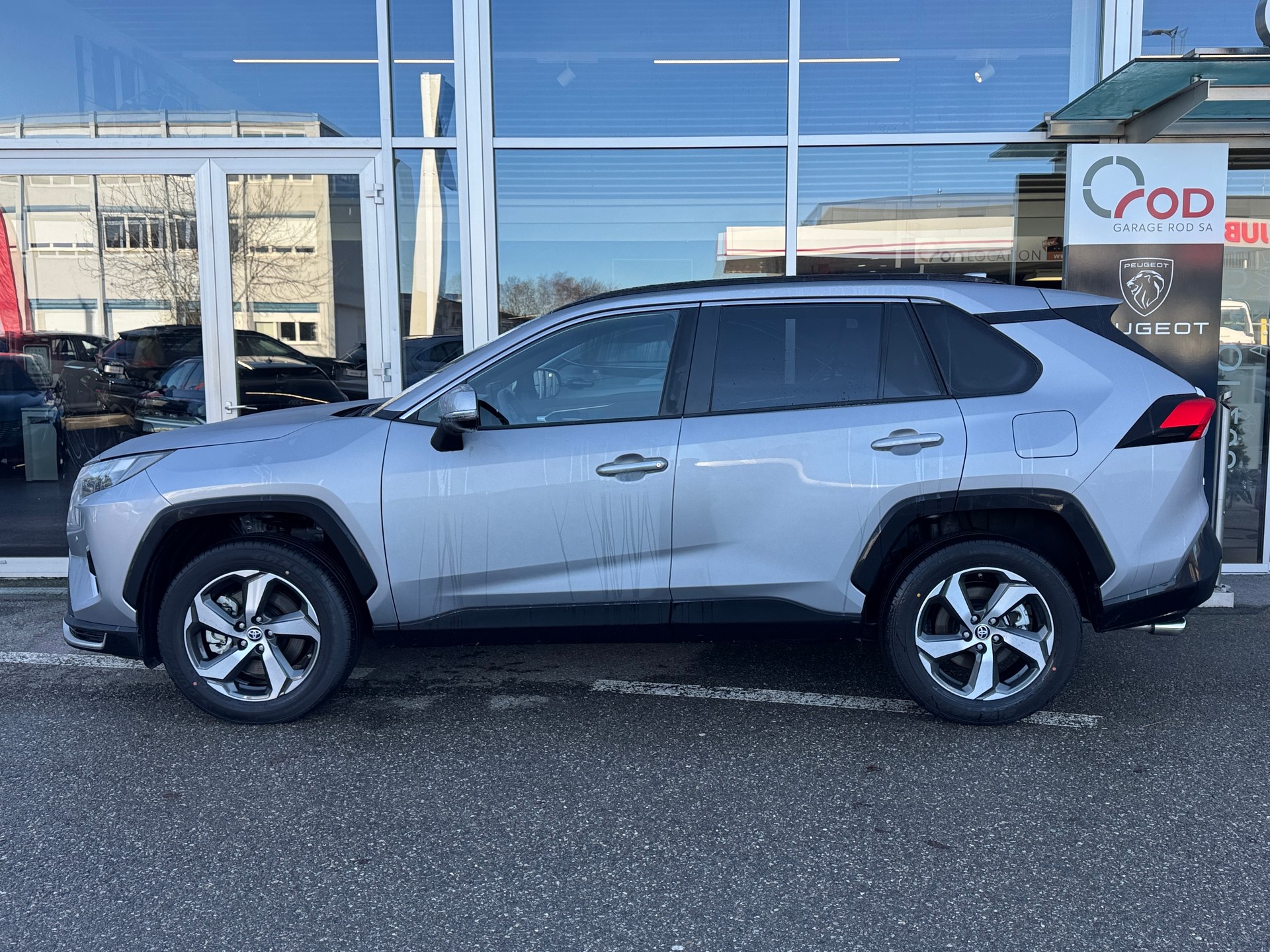 TOYOTA RAV-4 2.5 PHEV Trend e-CVT 4WD-image-3