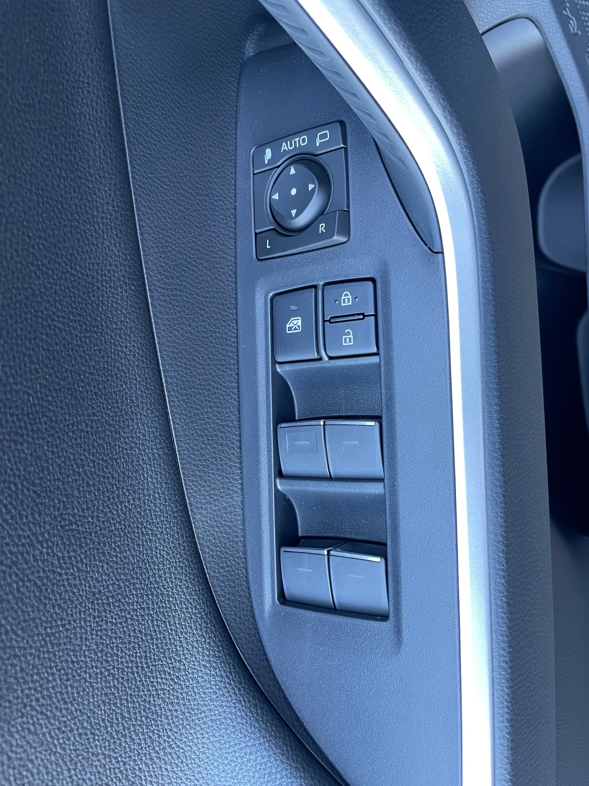 TOYOTA RAV-4 2.5 PHEV Trend e-CVT 4WD-image-19
