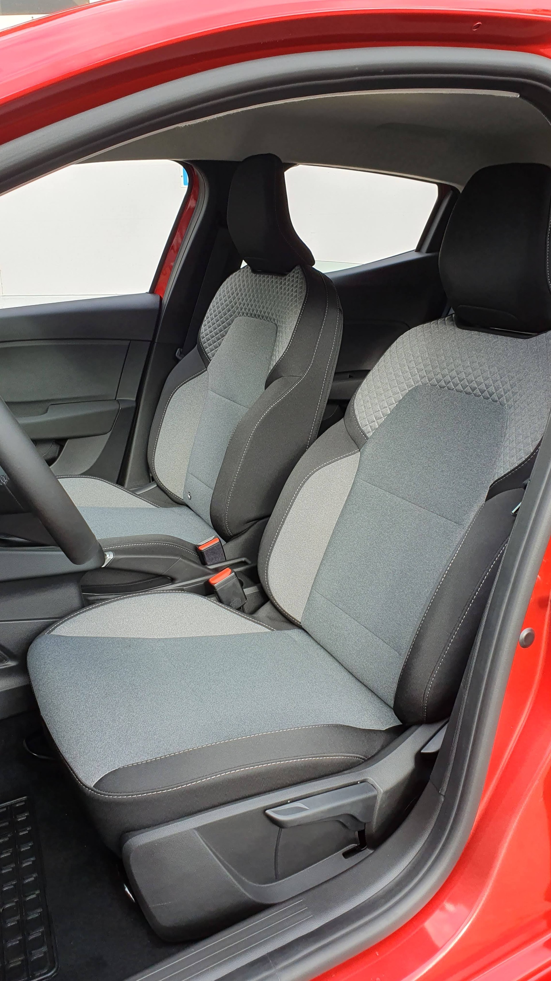 MITSUBISHI COLT 1.6 HEV Automat SwissLine (508) Helvetia-image-5