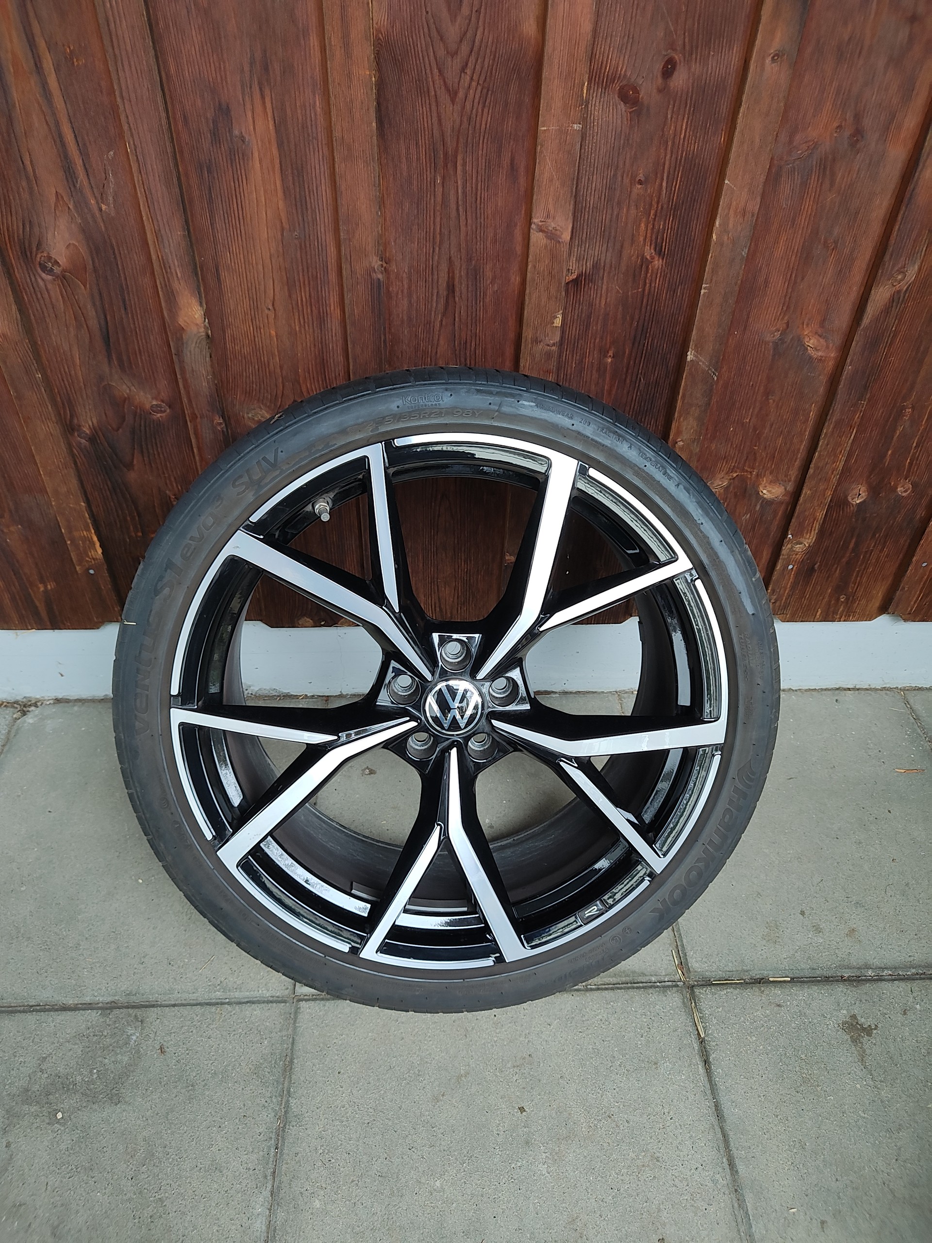 VW Tiguan 2.0TSI R 4Motion DSG-image-7