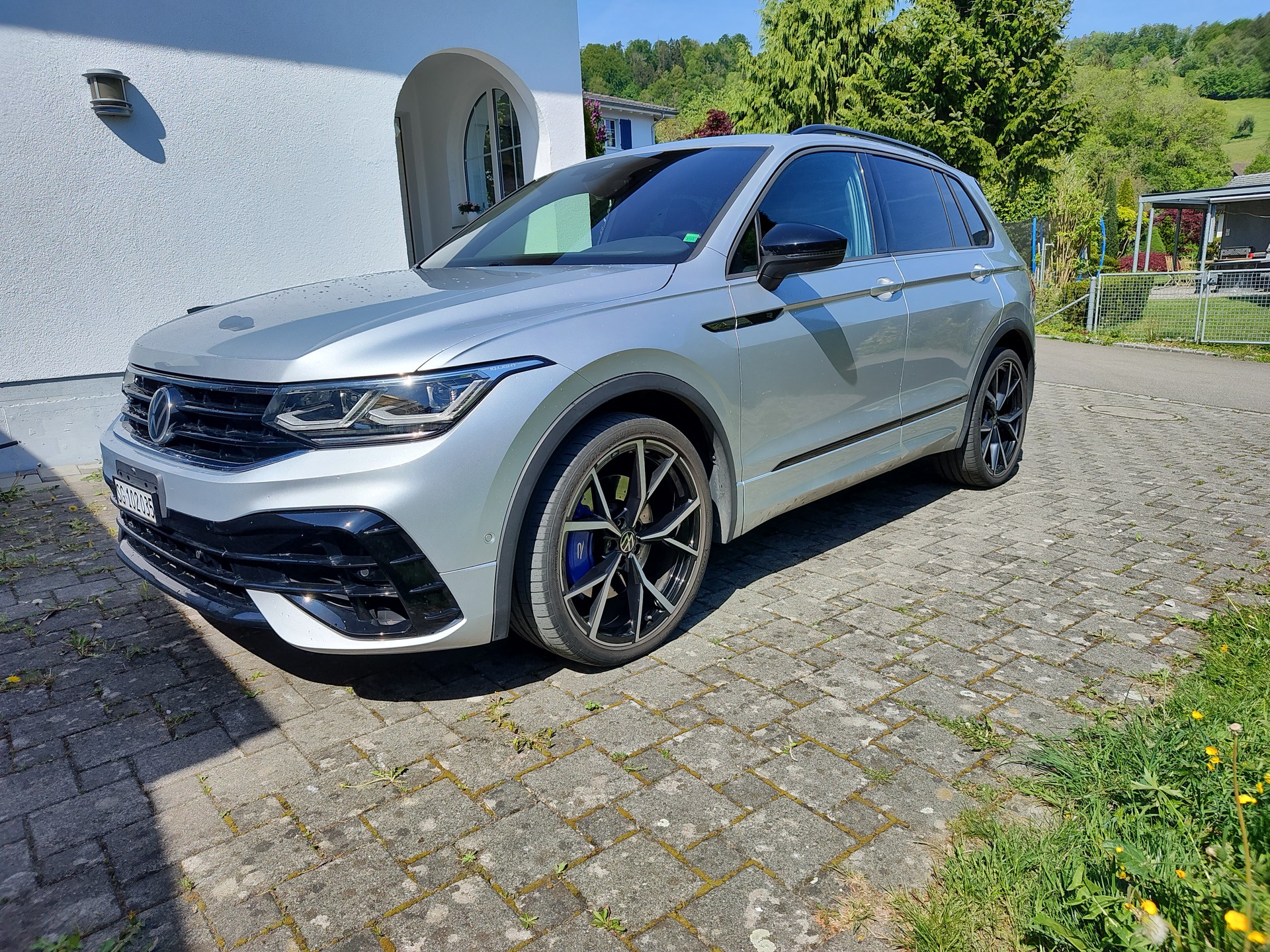 VW Tiguan 2.0TSI R 4Motion DSG-image-0