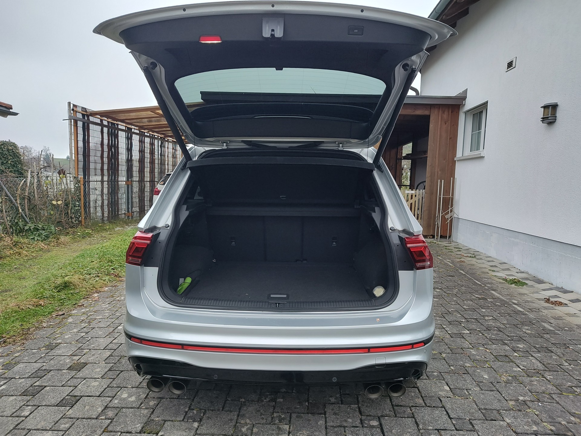 VW Tiguan 2.0TSI R 4Motion DSG-image-6