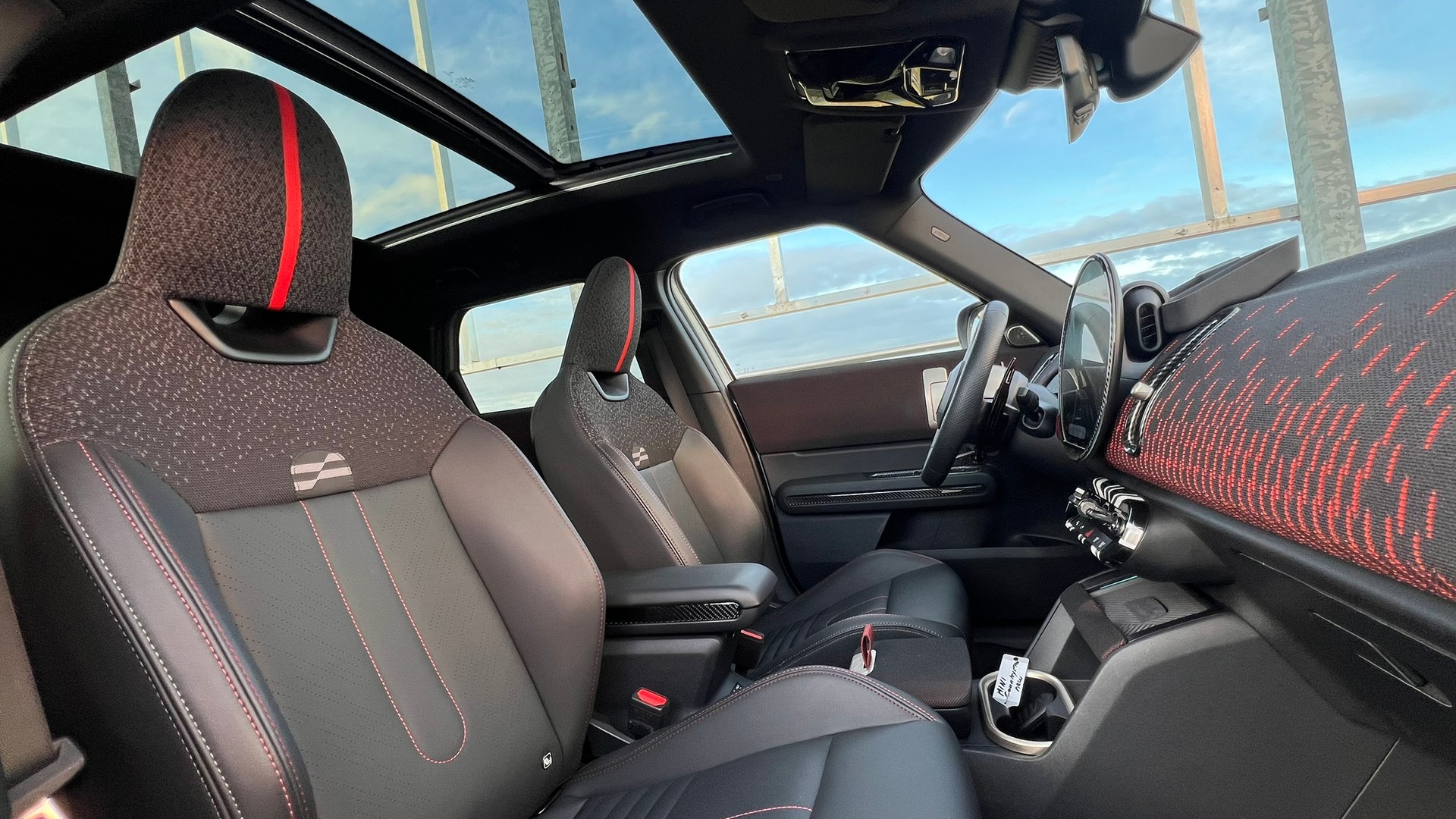 MINI COUNTRYMAN S ALL4 STEPTRONIC JCW BLACK l 217 PS-image-25