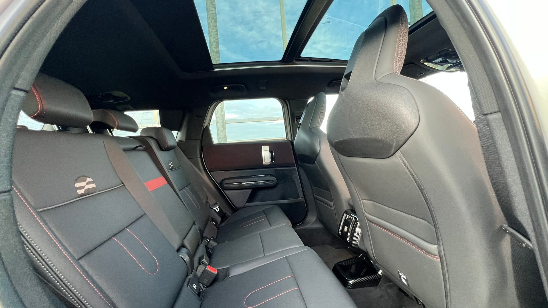 MINI COUNTRYMAN S ALL4 STEPTRONIC JCW BLACK l 217 PS-image-28