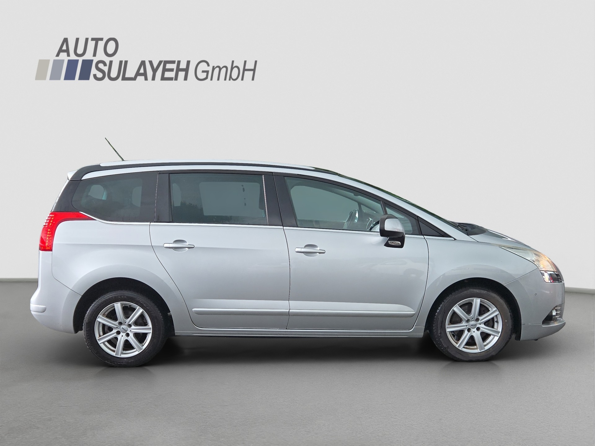 PEUGEOT 5008 1.6 16V T Family-image-3