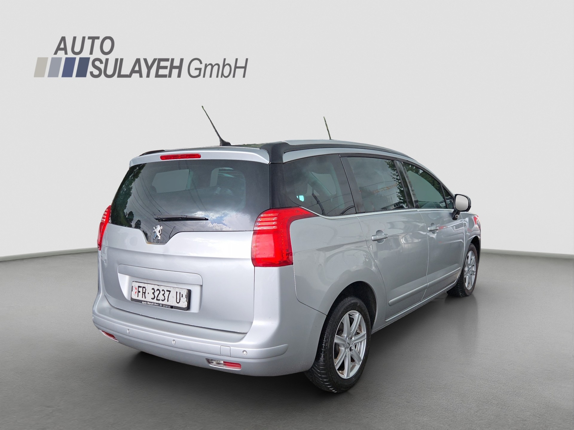 PEUGEOT 5008 1.6 16V T Family-image-5