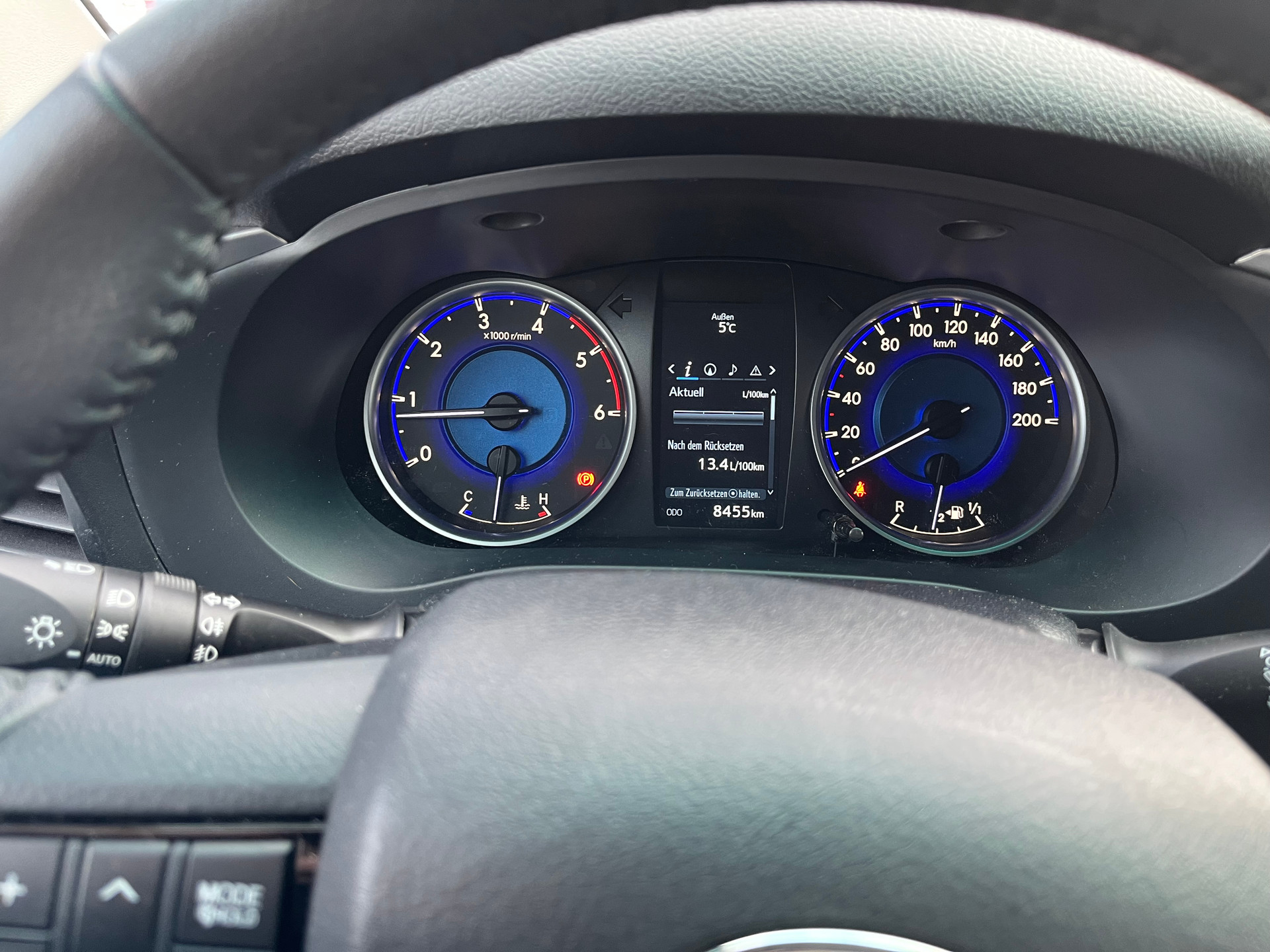 TOYOTA Hilux 2.4D-4D Comfort Double Cab 4x4-image-10
