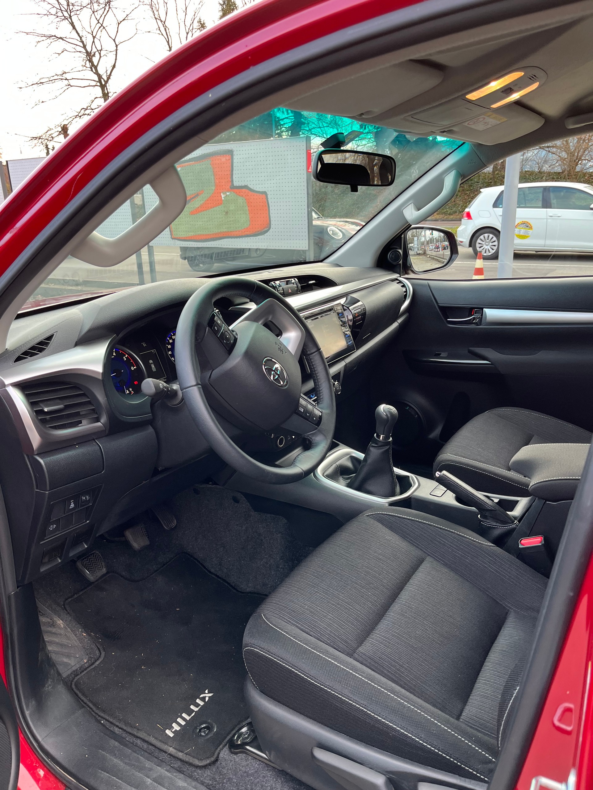 TOYOTA Hilux 2.4D-4D Comfort Double Cab 4x4-image-9
