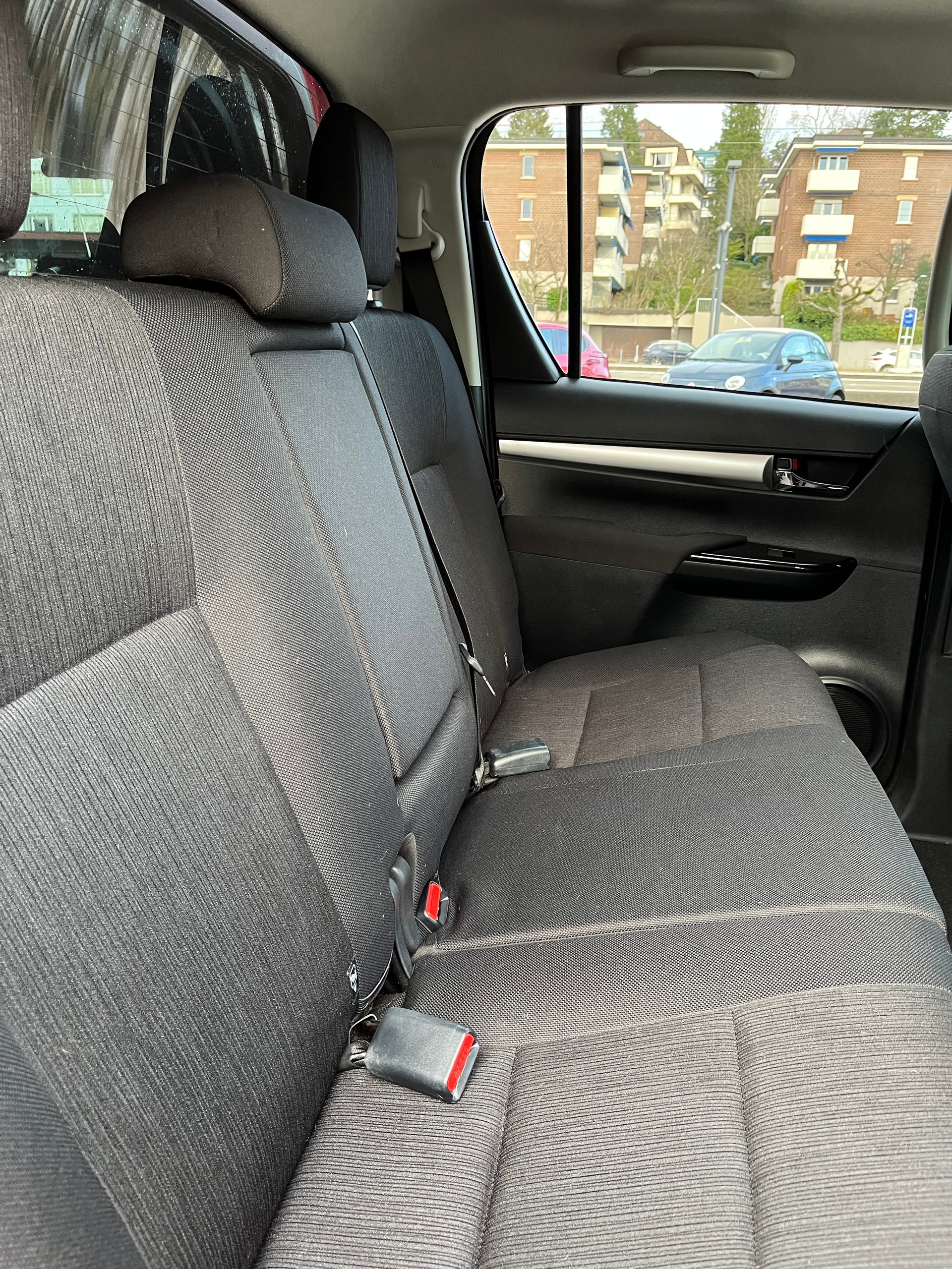 TOYOTA Hilux 2.4D-4D Comfort Double Cab 4x4-image-6