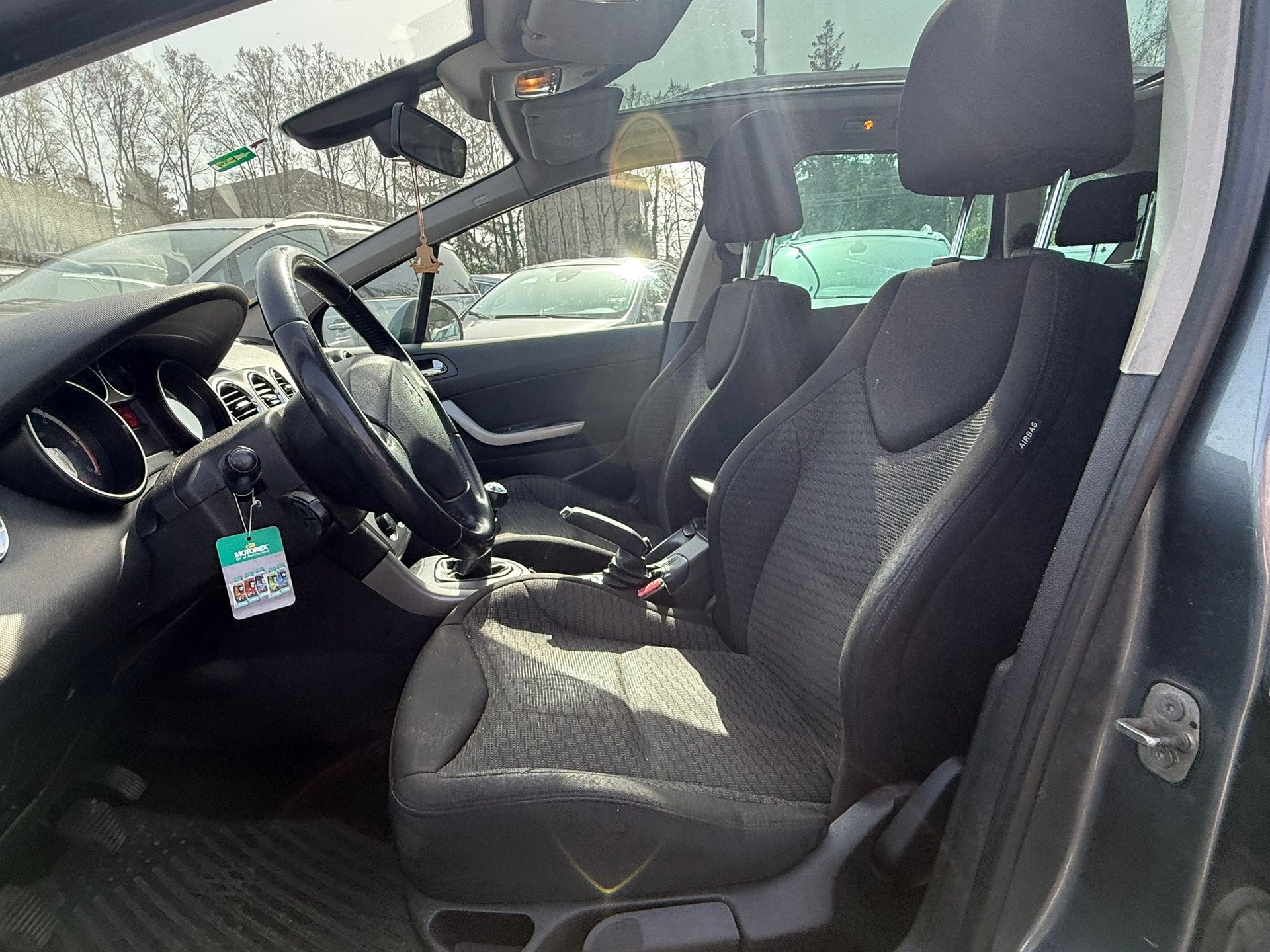 PEUGEOT 308 SW 1.6 HDI Trendy-image-8