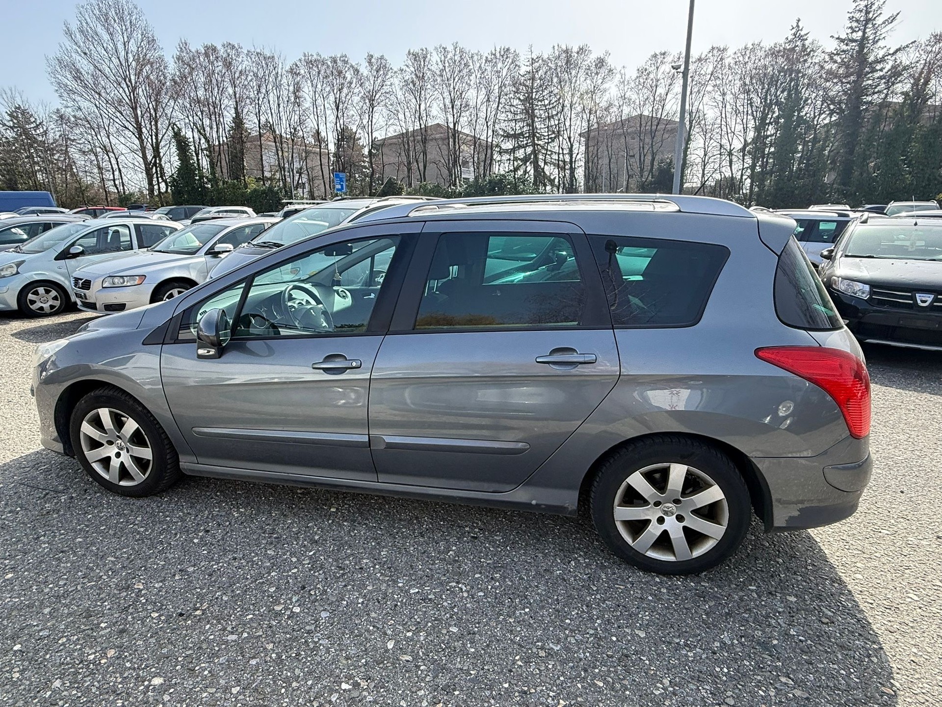 PEUGEOT 308 SW 1.6 HDI Trendy-image-4
