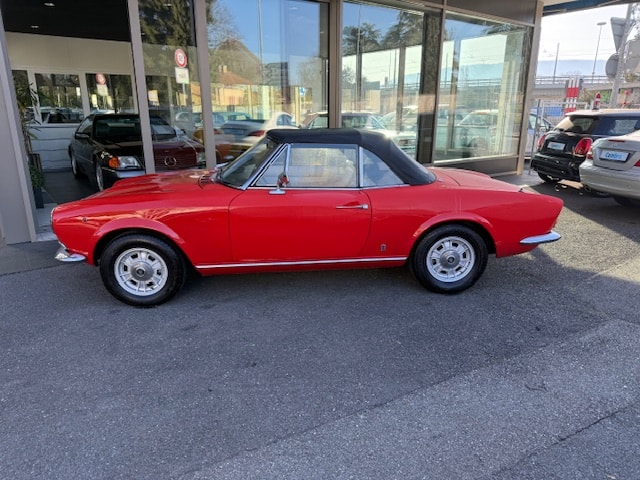 FIAT 124 Spider-image-4