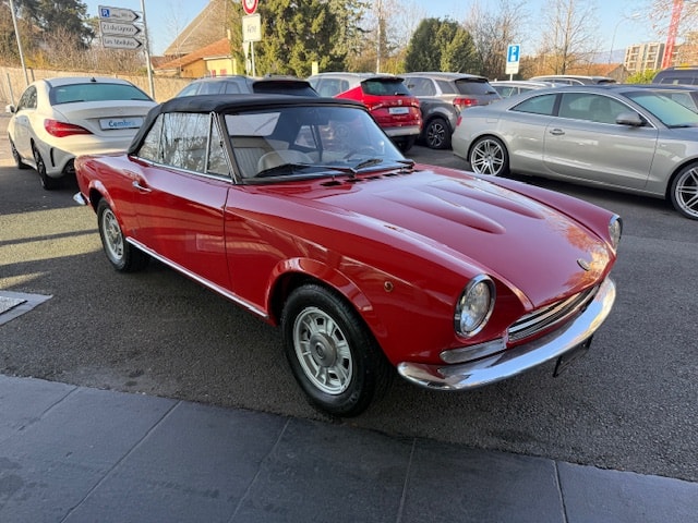 FIAT 124 Spider-image-3