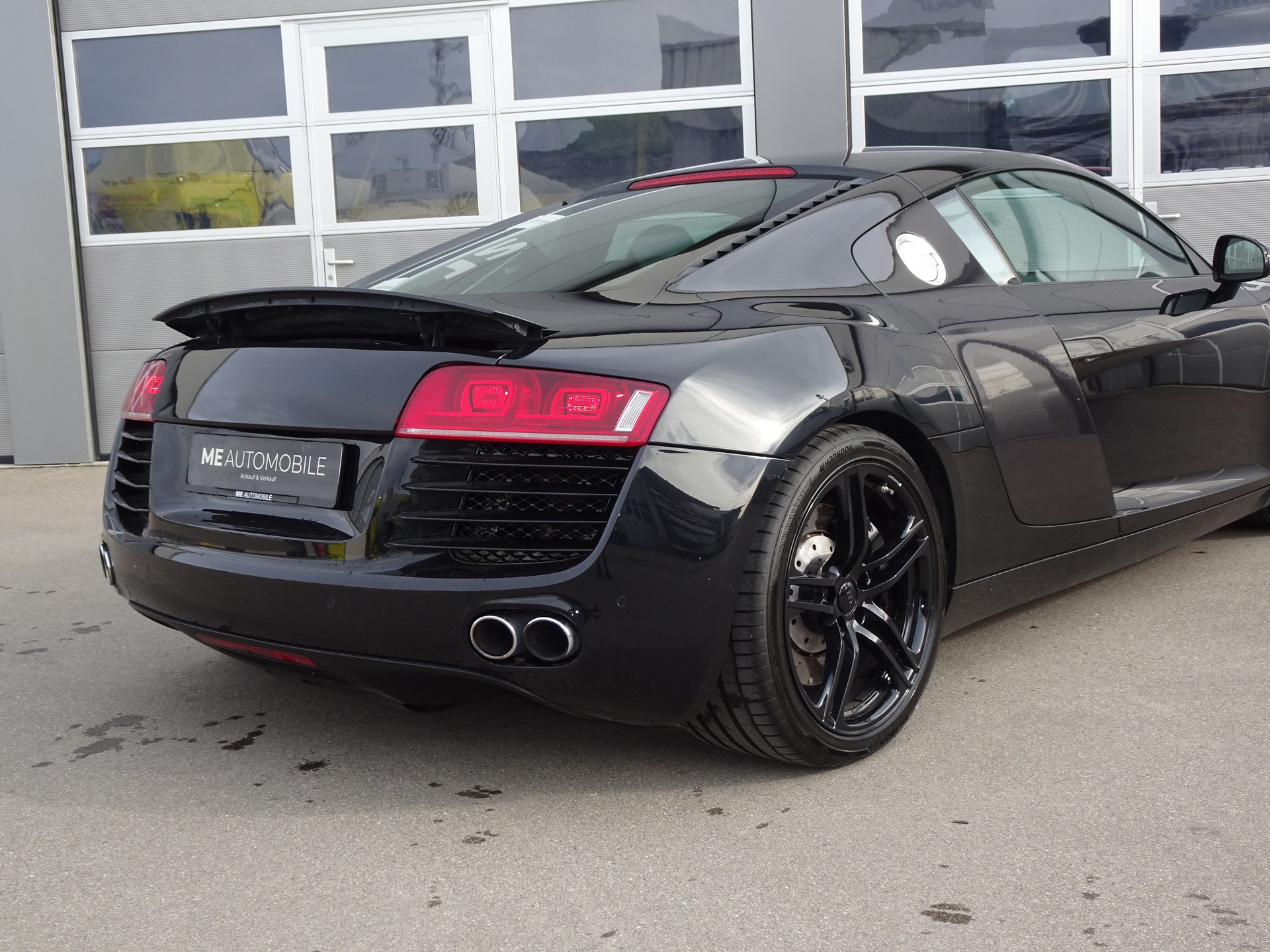 AUDI R8 Coupé 4.2-image-3