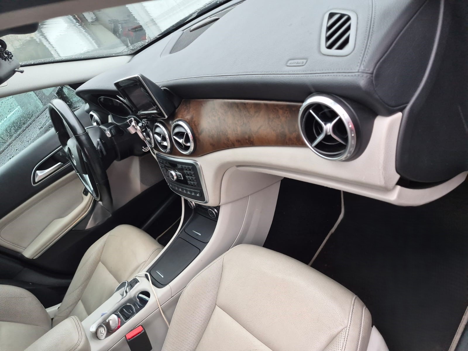 MERCEDES-BENZ GLA 200 CDI 4Matic 7G-DCT-image-2