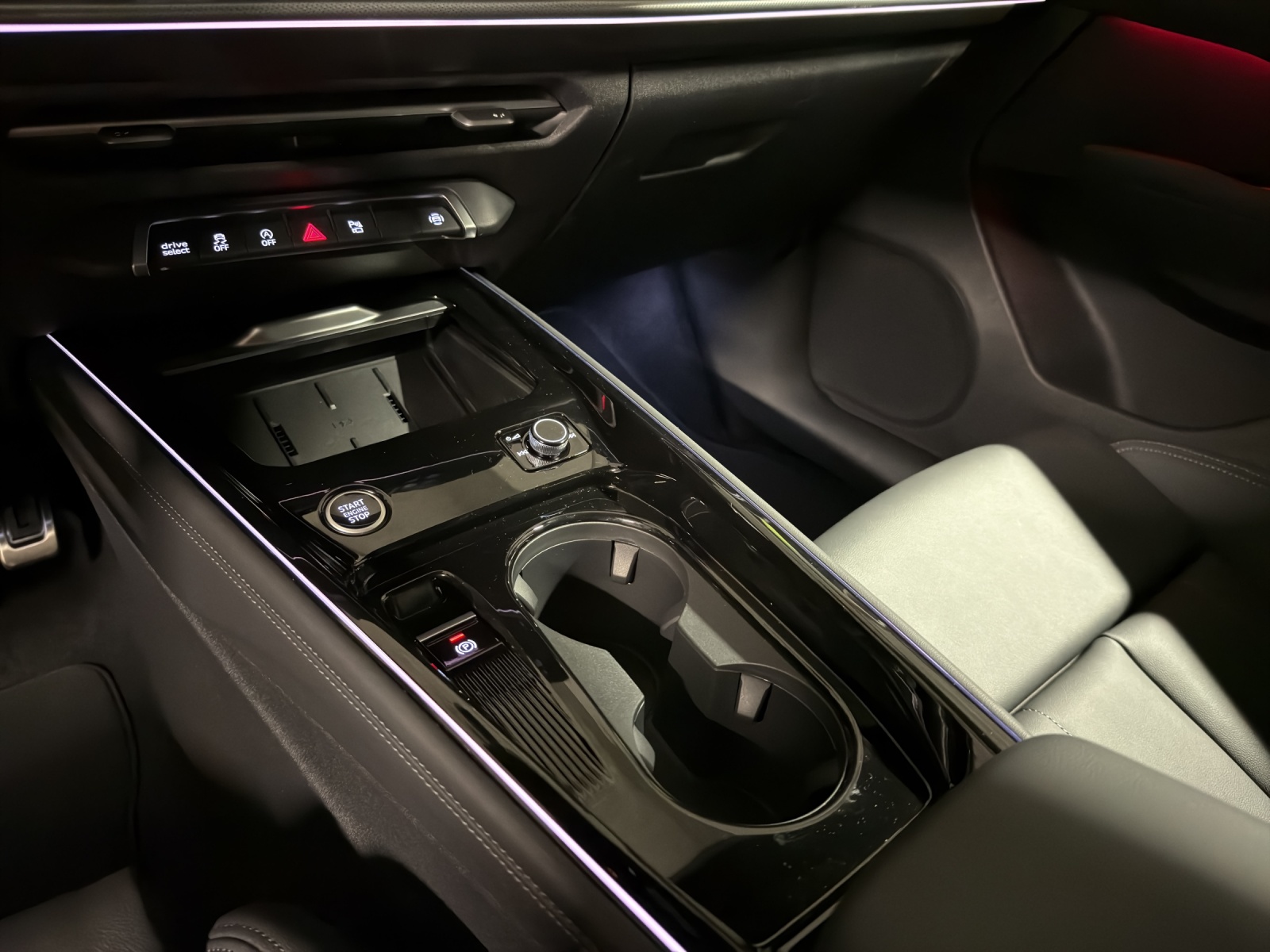 AUDI Q3 SUV TFSI quattro 195 kW S tronic-image-12